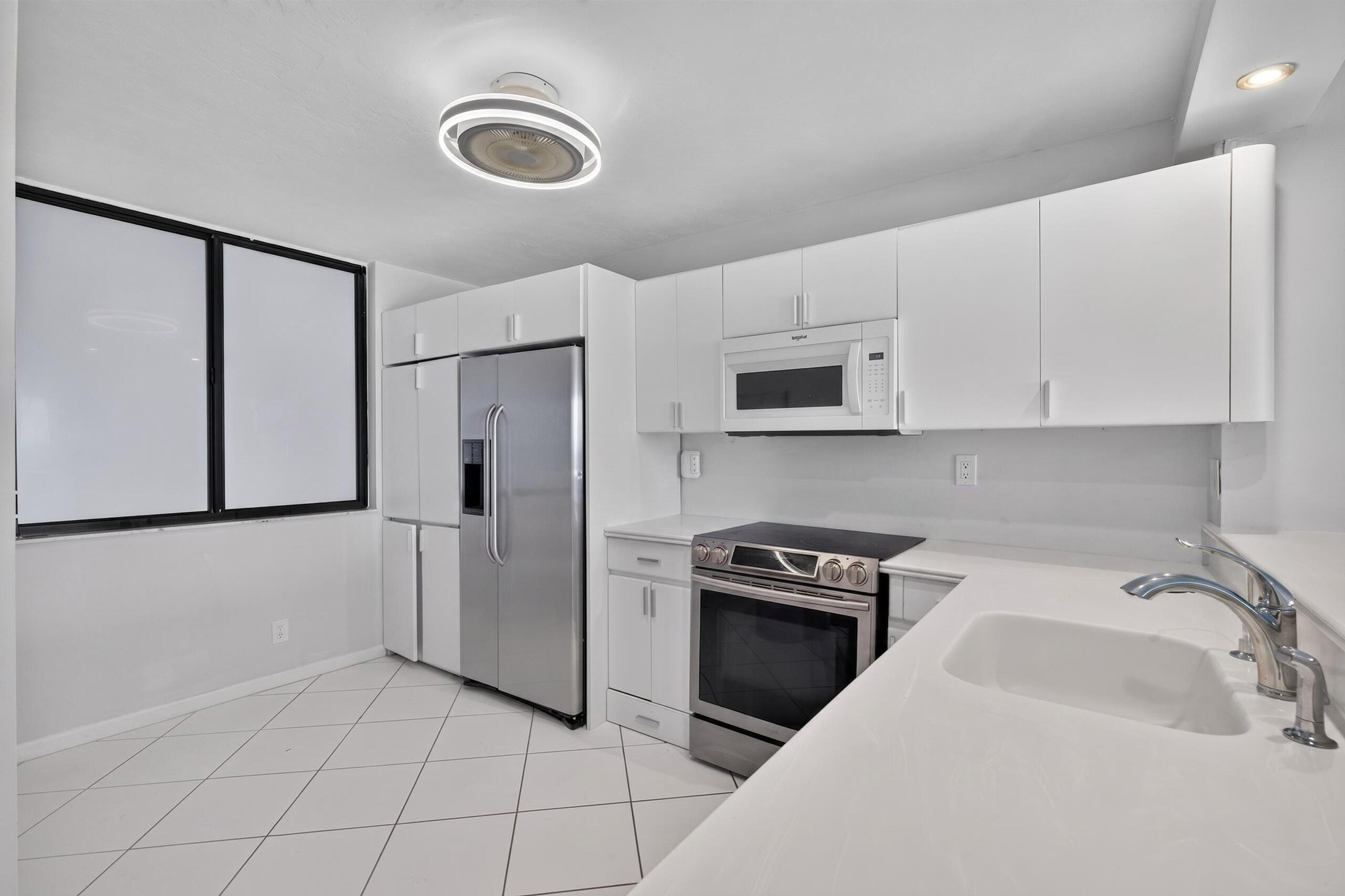 SILVER THATCH OCEAN CLUB CONDO - Residential