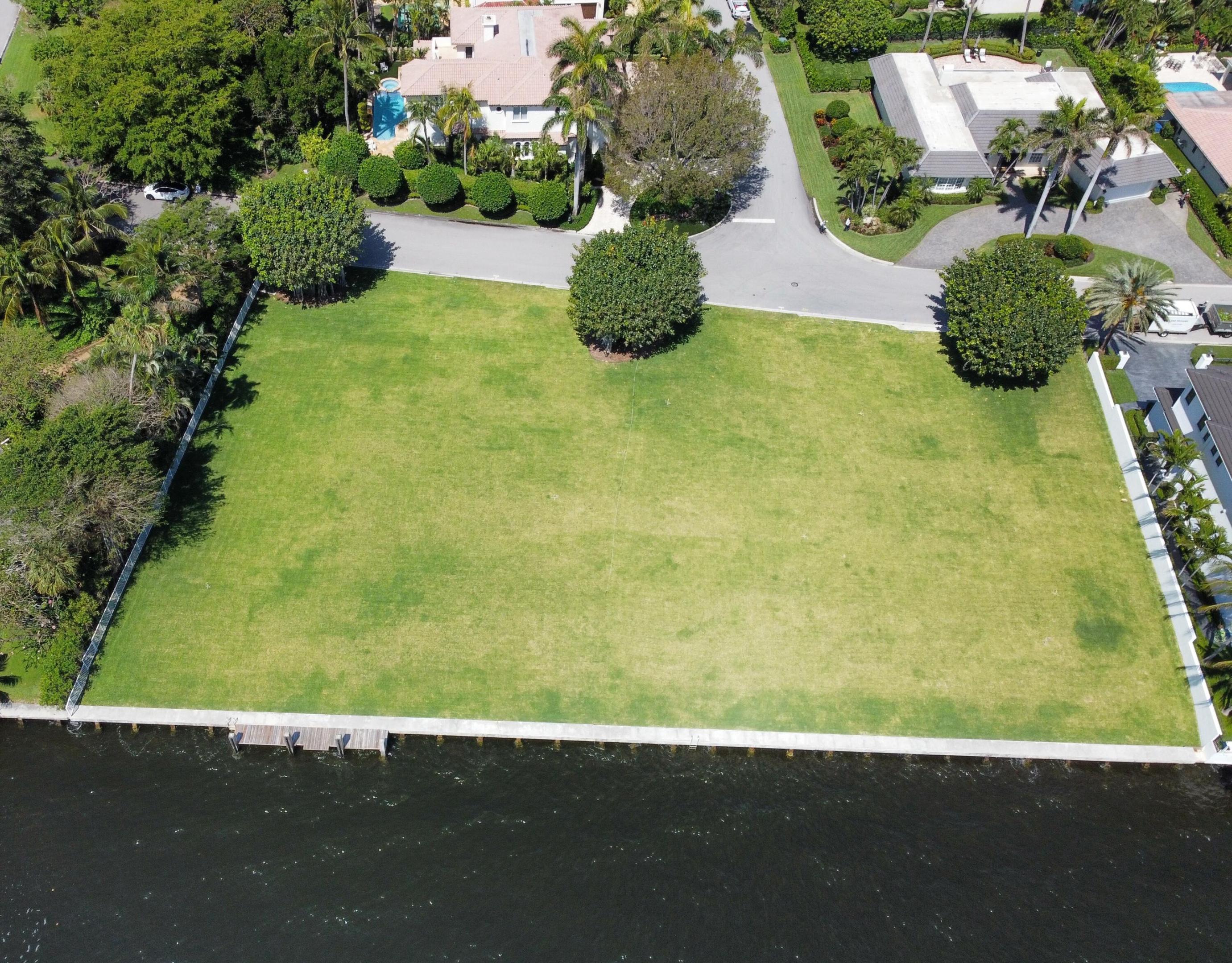 ROYAL PALM YACHT & COUNTRY CLUB - Land
