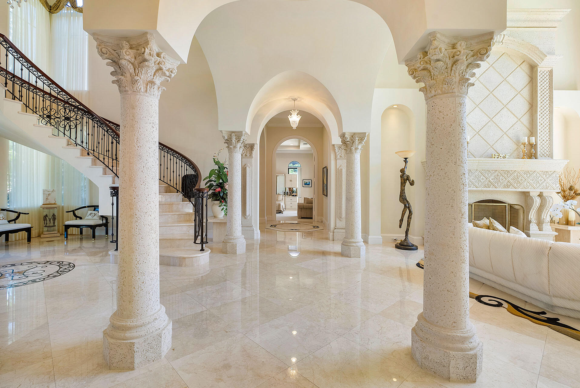 ROYAL PALM YACHT & COUNTRY CLUB - Residential