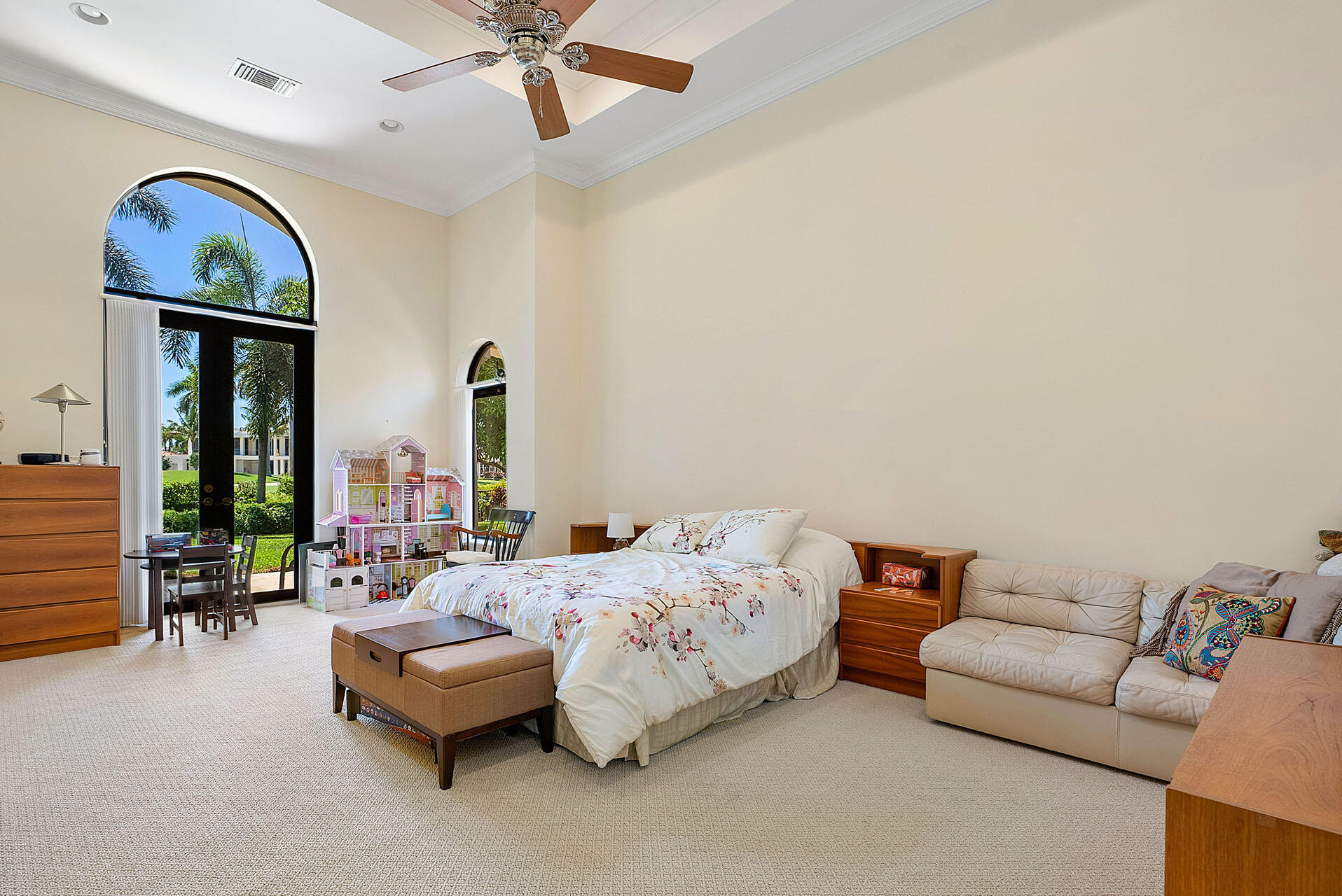 ROYAL PALM YACHT & COUNTRY CLUB - Residential