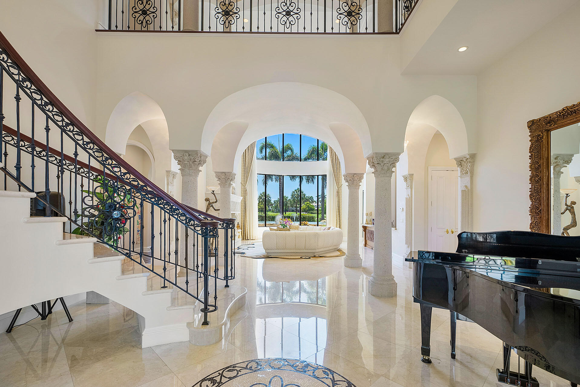 ROYAL PALM YACHT & COUNTRY CLUB - Residential