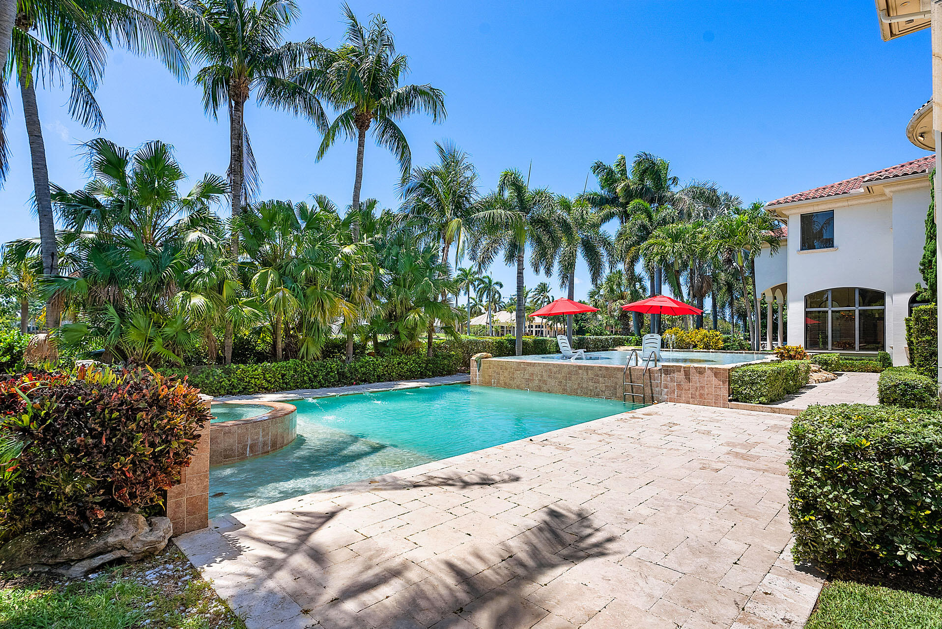 ROYAL PALM YACHT & COUNTRY CLUB - Residential
