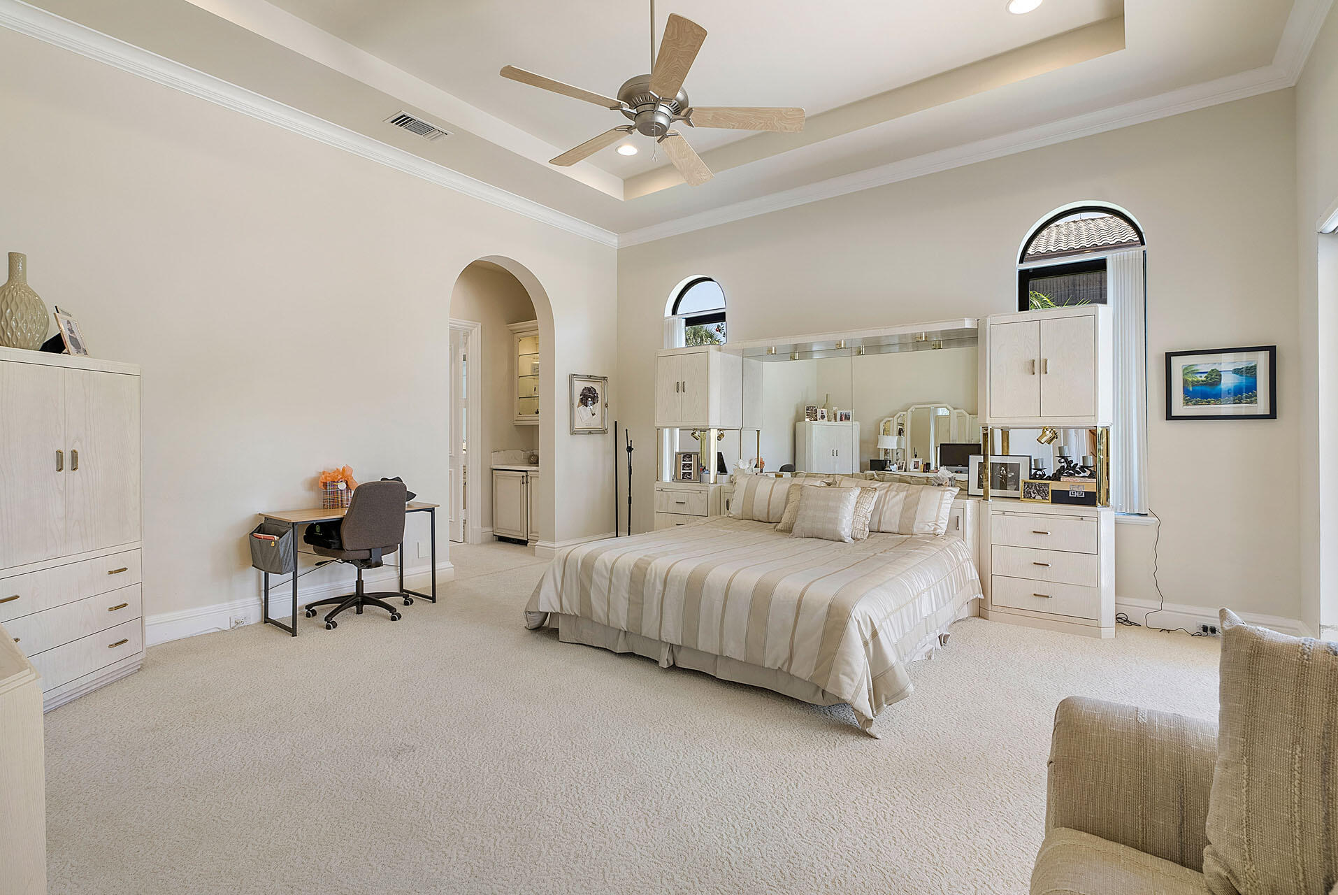 ROYAL PALM YACHT & COUNTRY CLUB - Residential