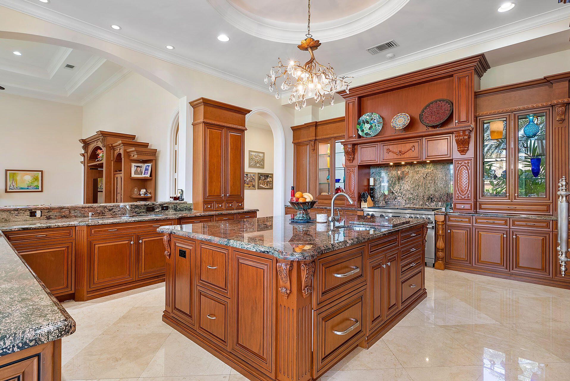 ROYAL PALM YACHT & COUNTRY CLUB - Residential