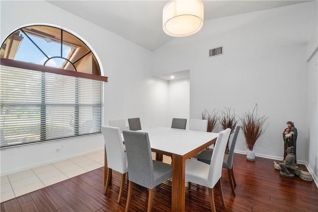 Pine Ridge 112-37 B - Residential