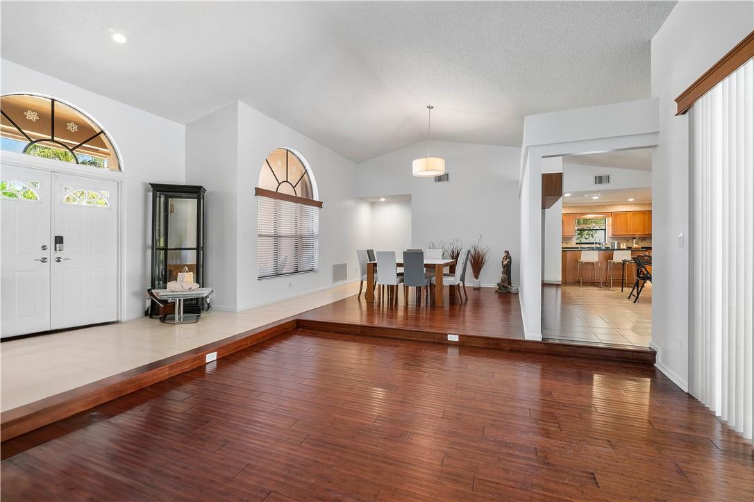 Pine Ridge 112-37 B - Residential