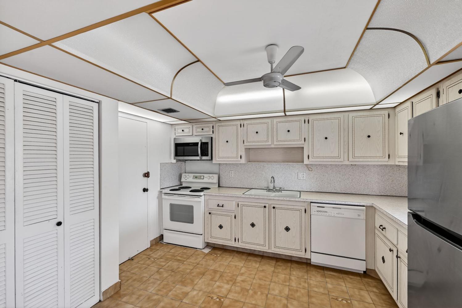 FAIRWAYS RIVIERA NORTH CONDO - Residential