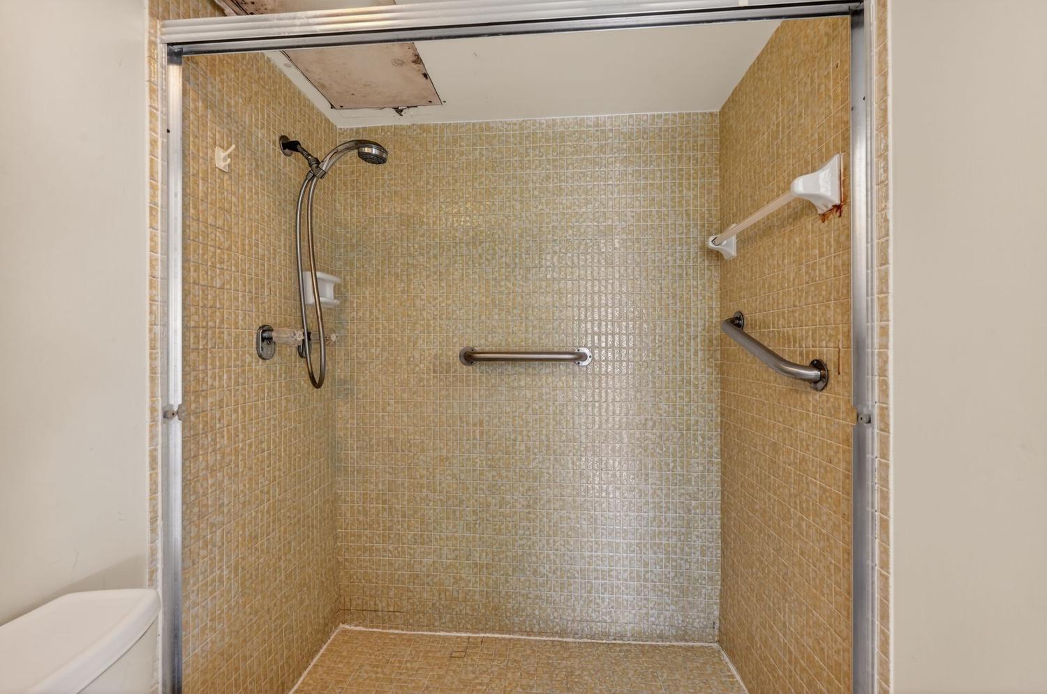 FAIRWAYS RIVIERA NORTH CONDO - Residential