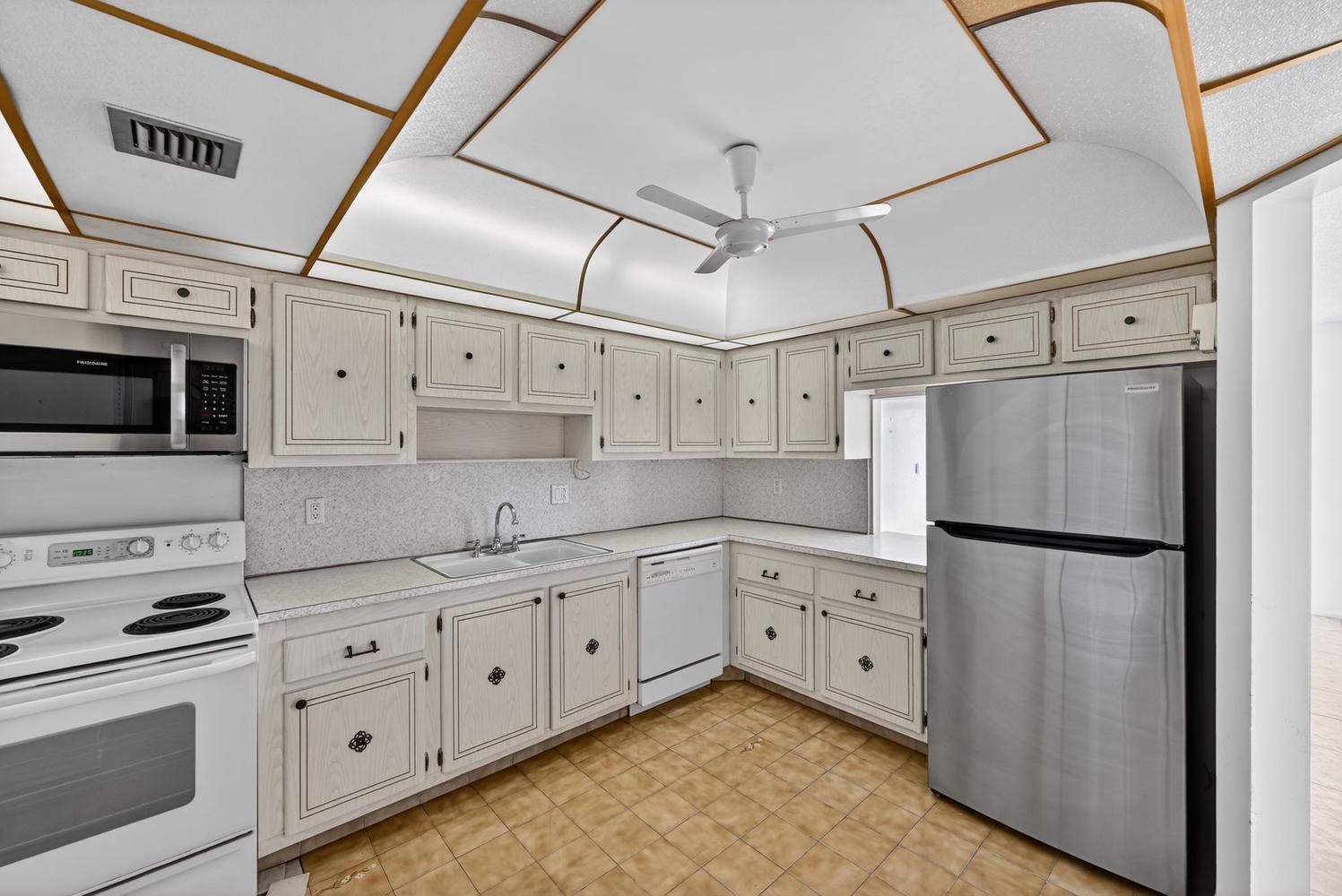 FAIRWAYS RIVIERA NORTH CONDO - Residential