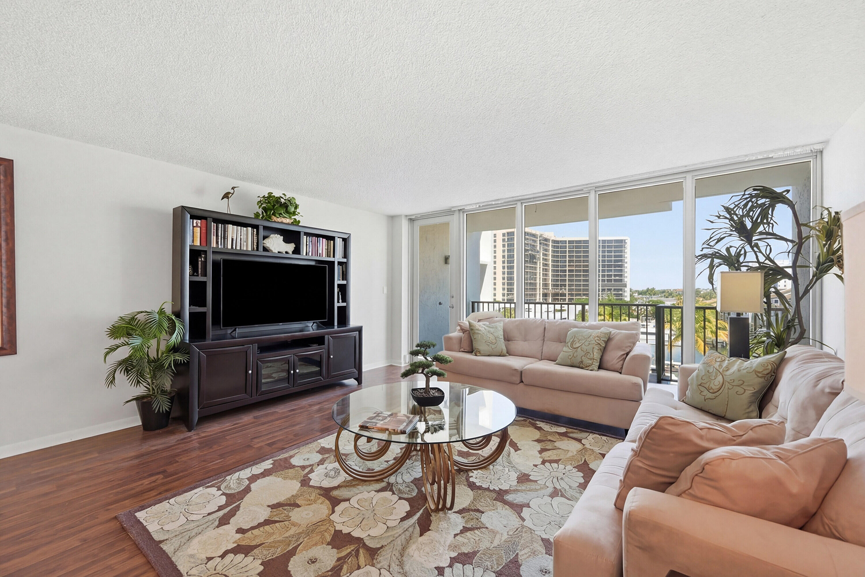 ABERDEEN ARMS CONDO - Residential