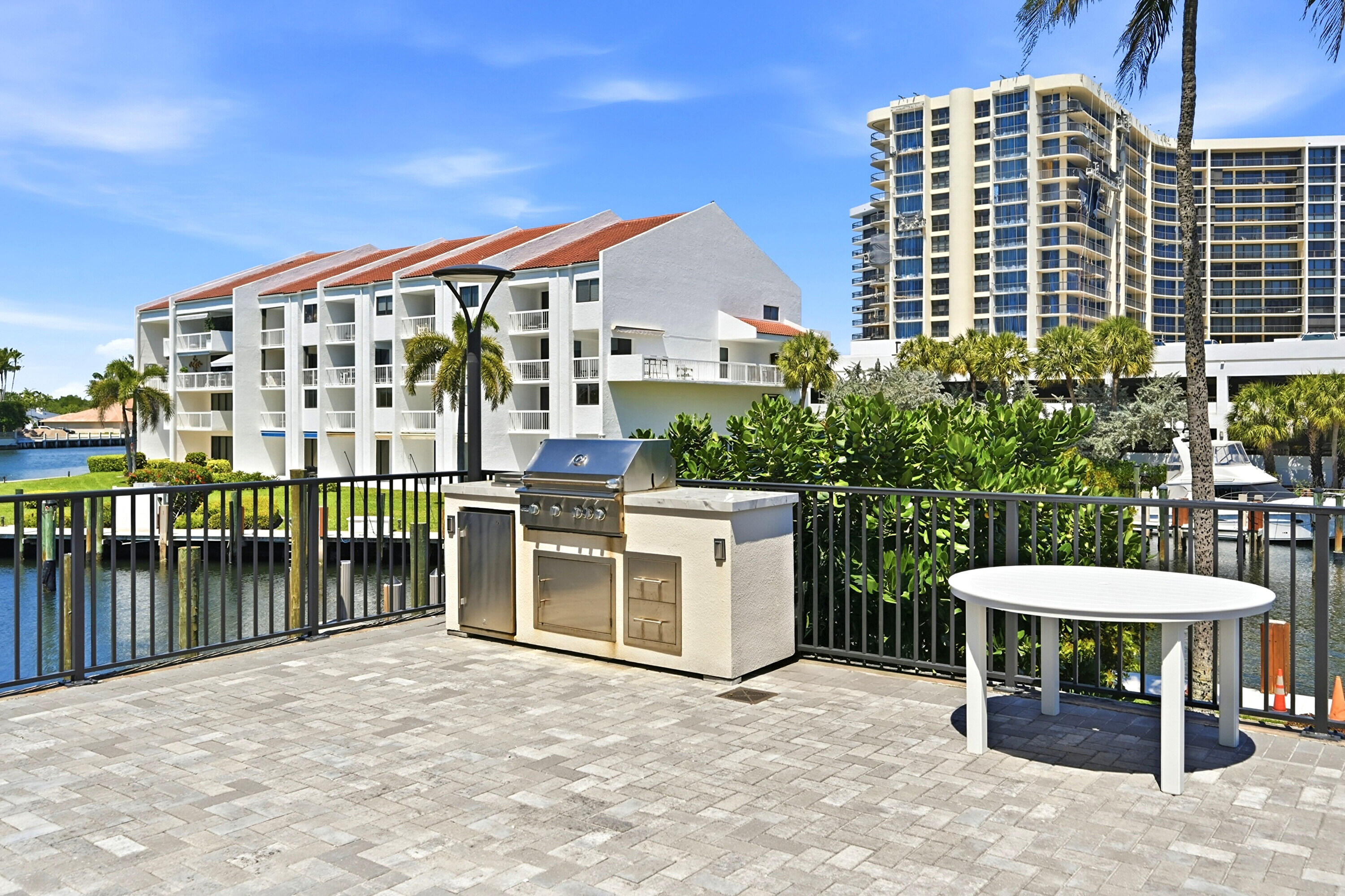 ABERDEEN ARMS CONDO - Residential