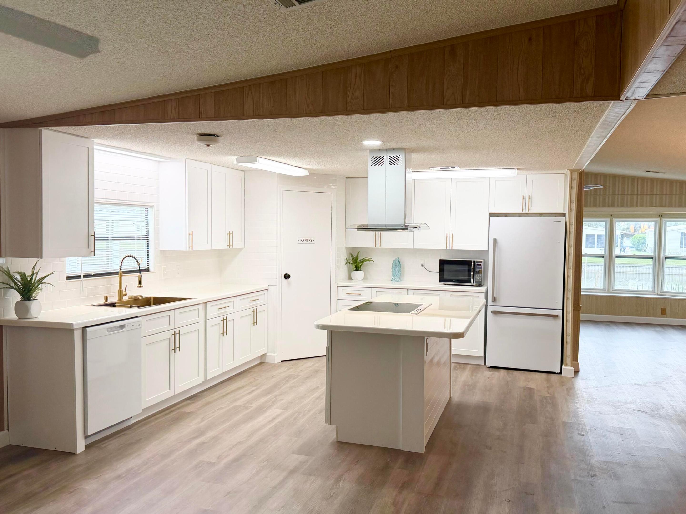 SEMINOLE COVE CONDOMINIUM - Residential