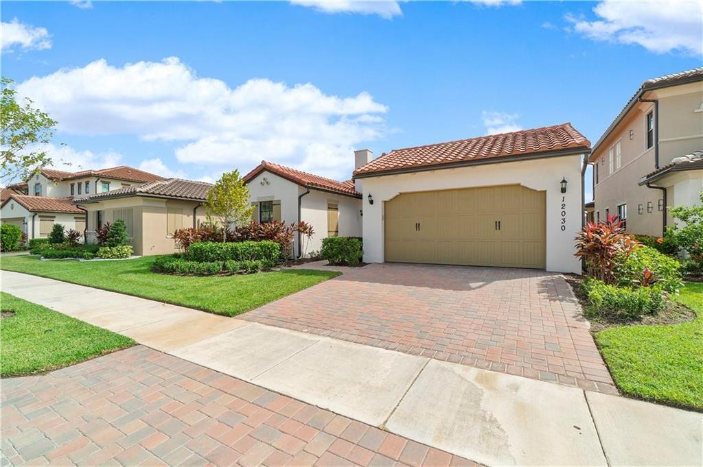 PARKLAND BAY - Residential