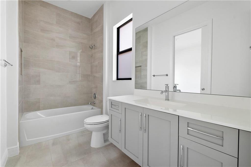 PARKLAND BAY - Residential