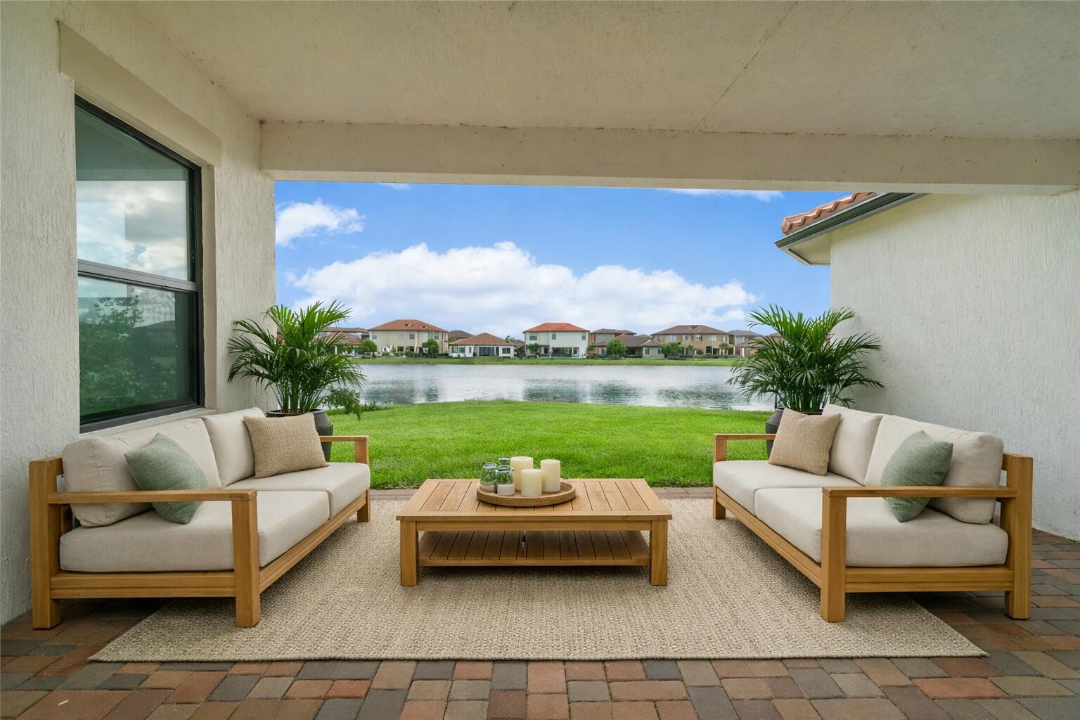PARKLAND BAY - Residential