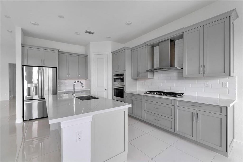 PARKLAND BAY - Residential