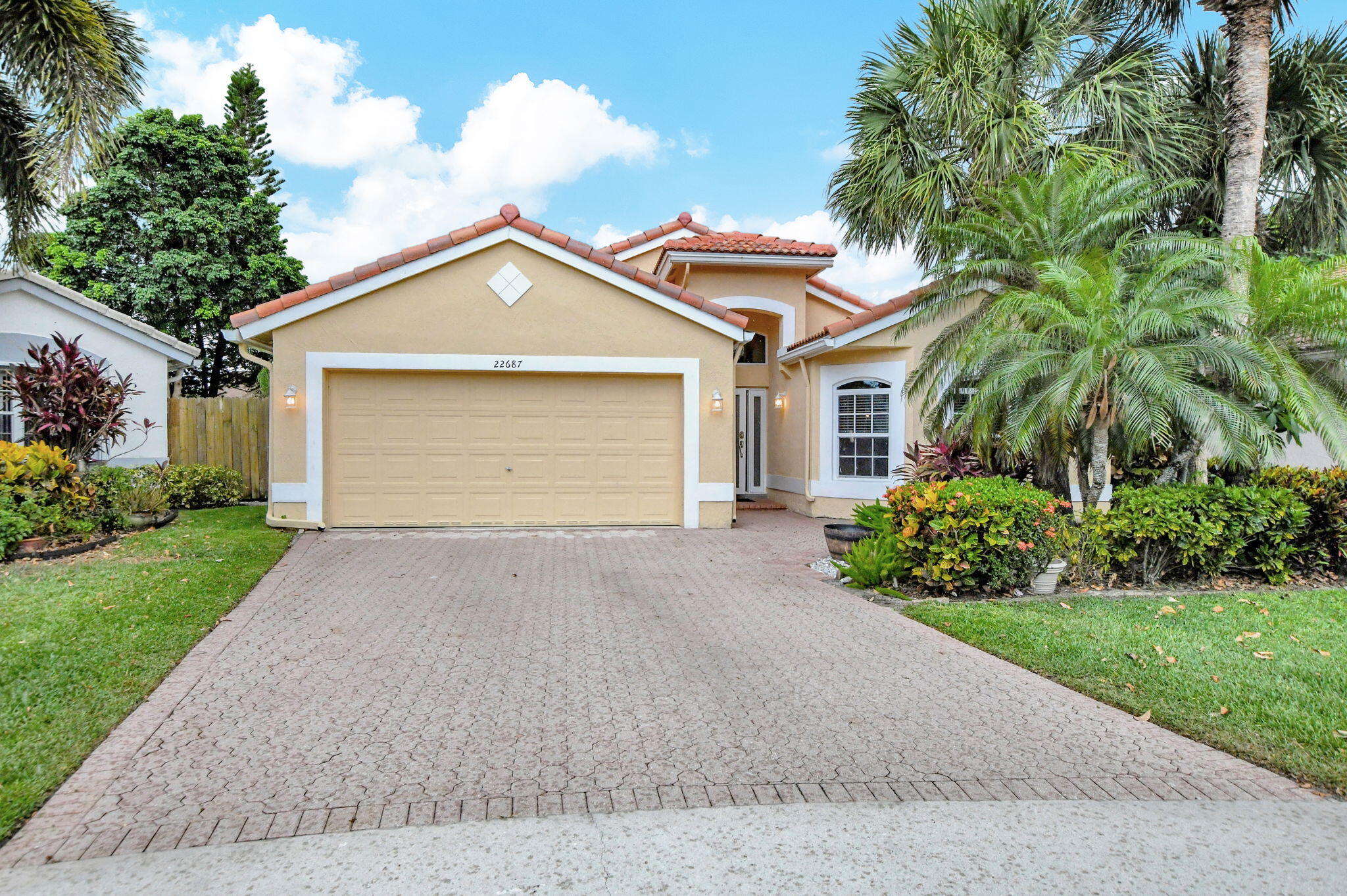 BOCA PINES 2 - Residential Lease