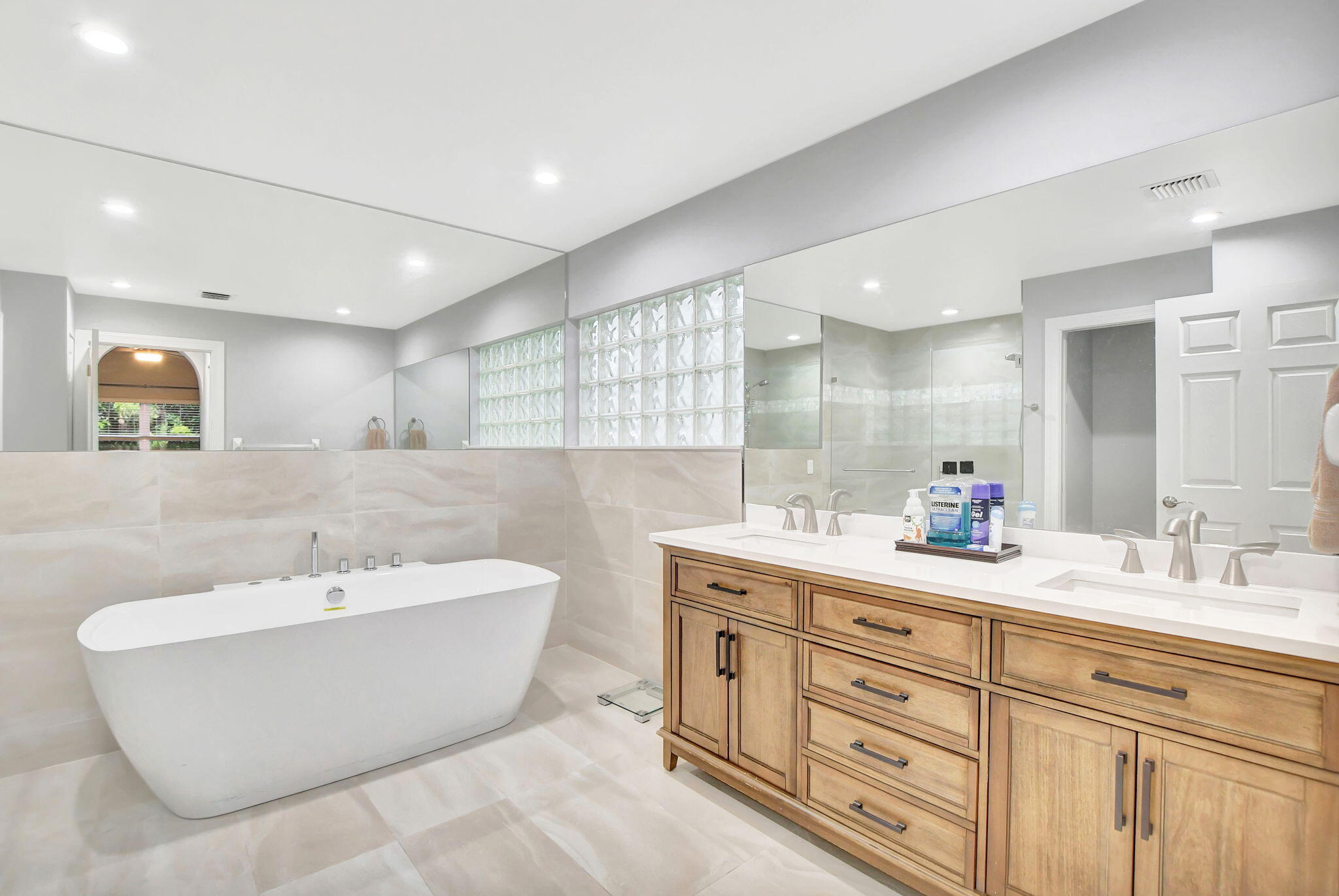 BOCA PINES 2 - Residential Lease