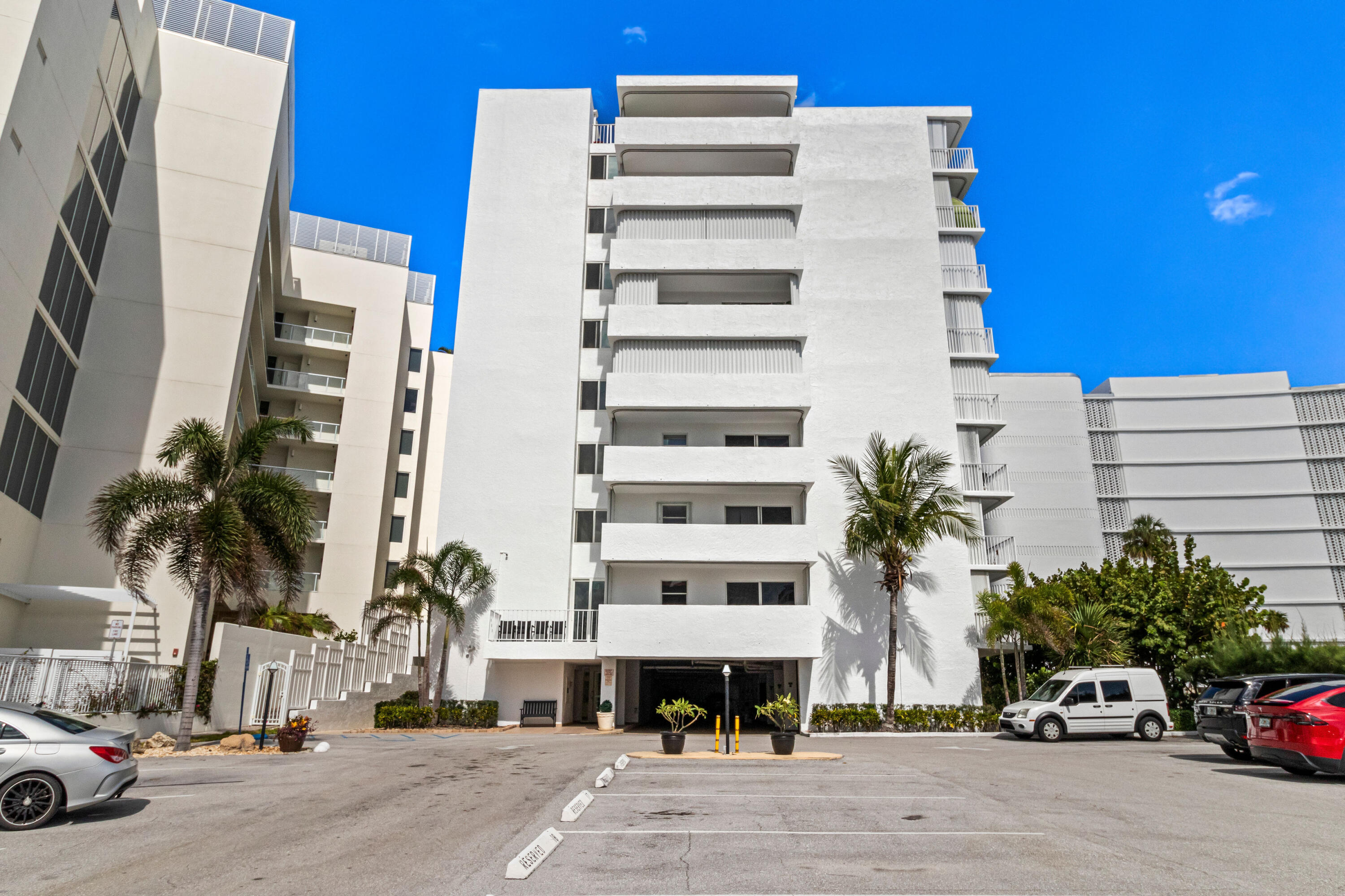 Horizon East Condo - Residential