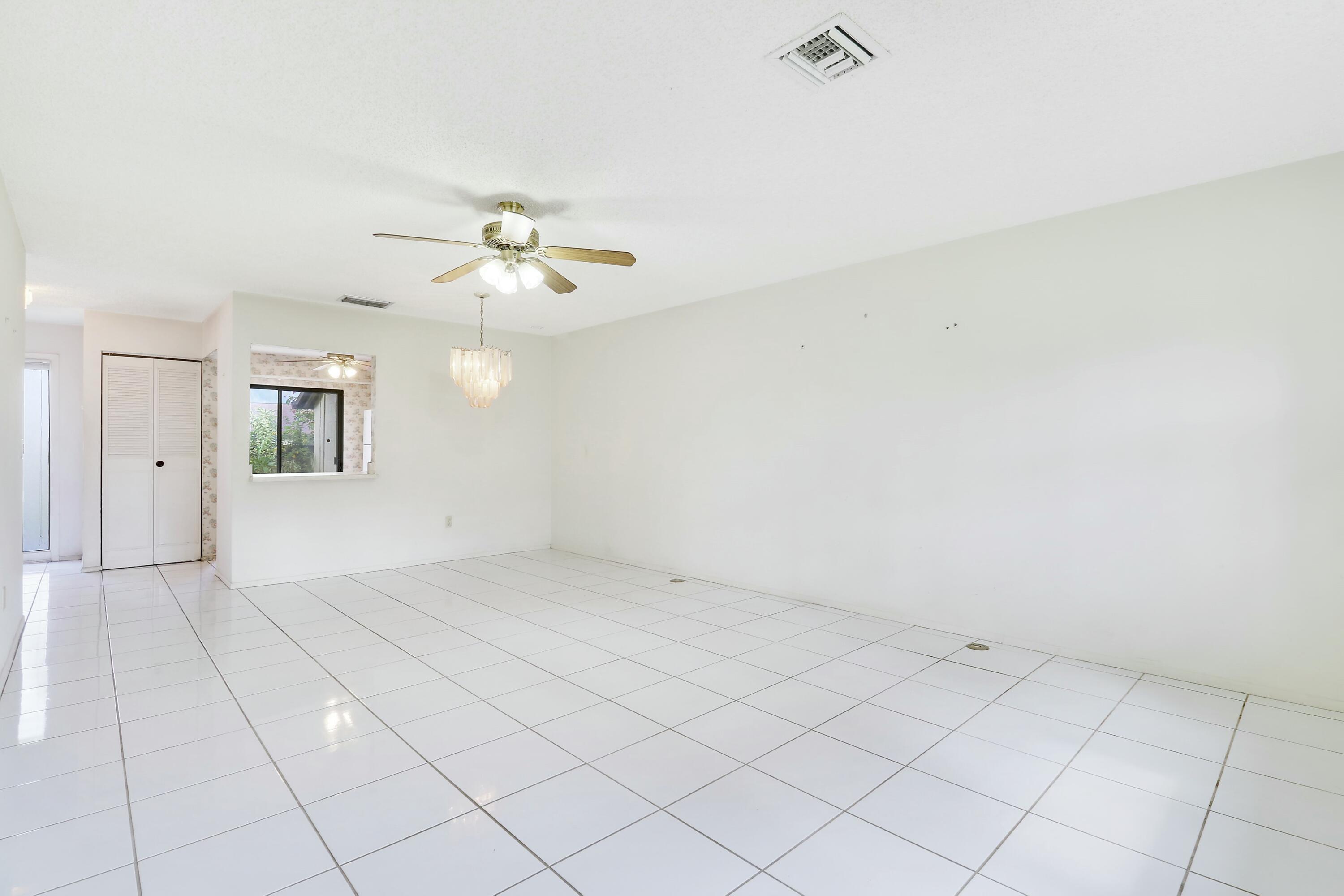 STRATHMORE GATE I UNIT TWO - Residential