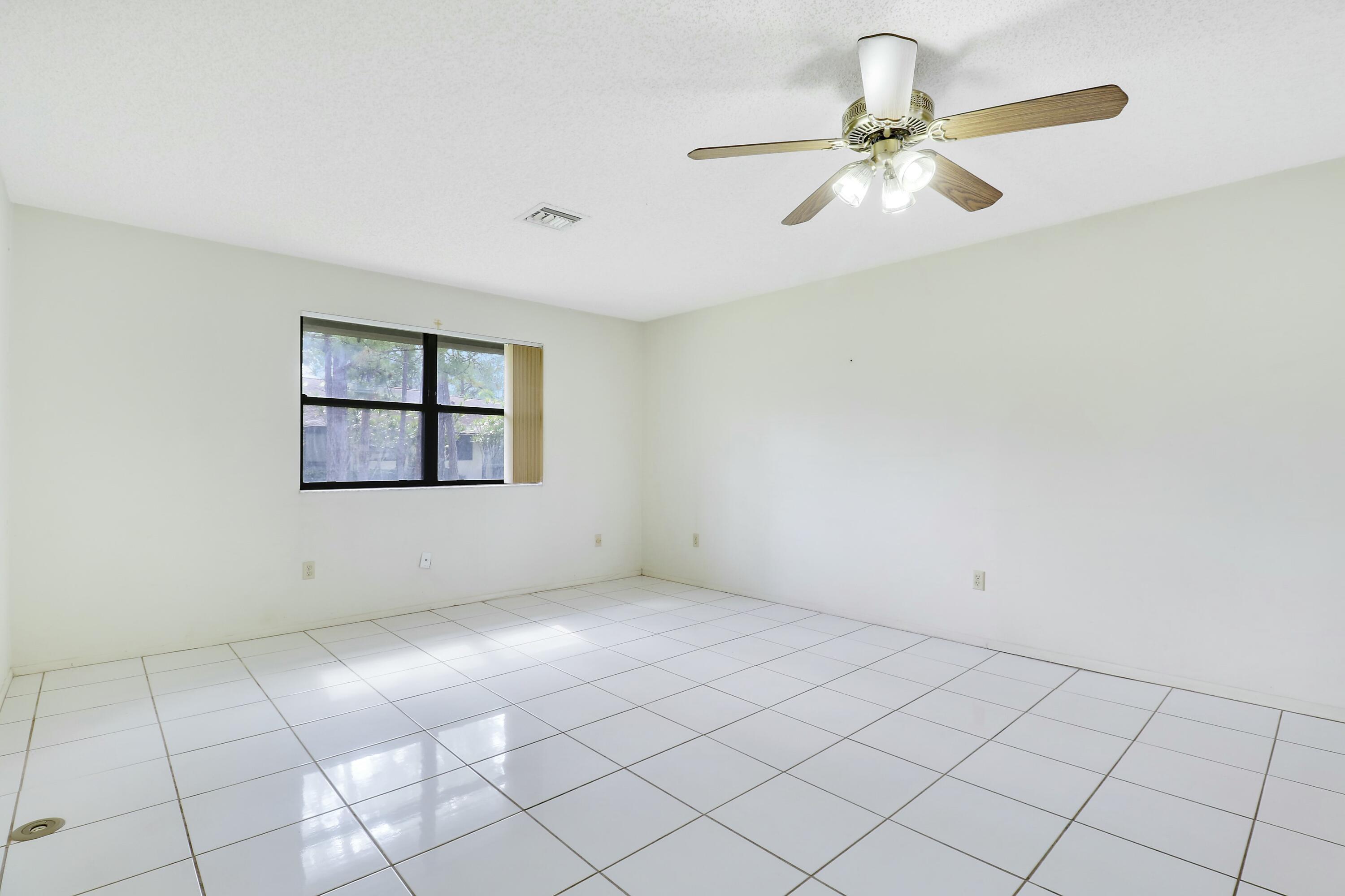 STRATHMORE GATE I UNIT TWO - Residential