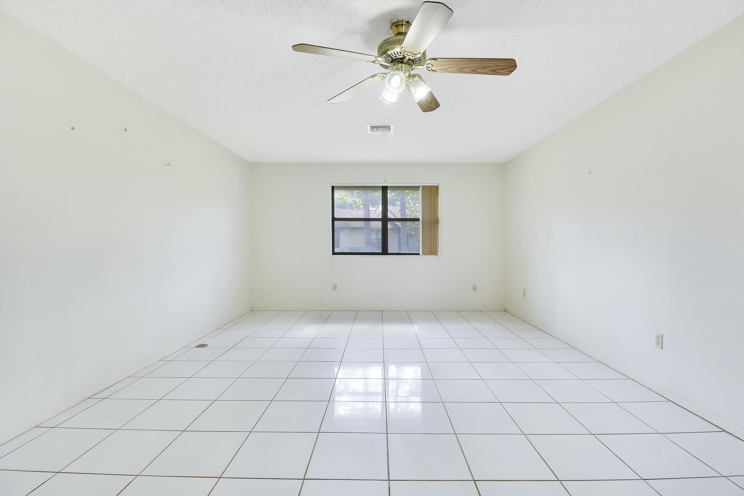 STRATHMORE GATE I UNIT TWO - Residential