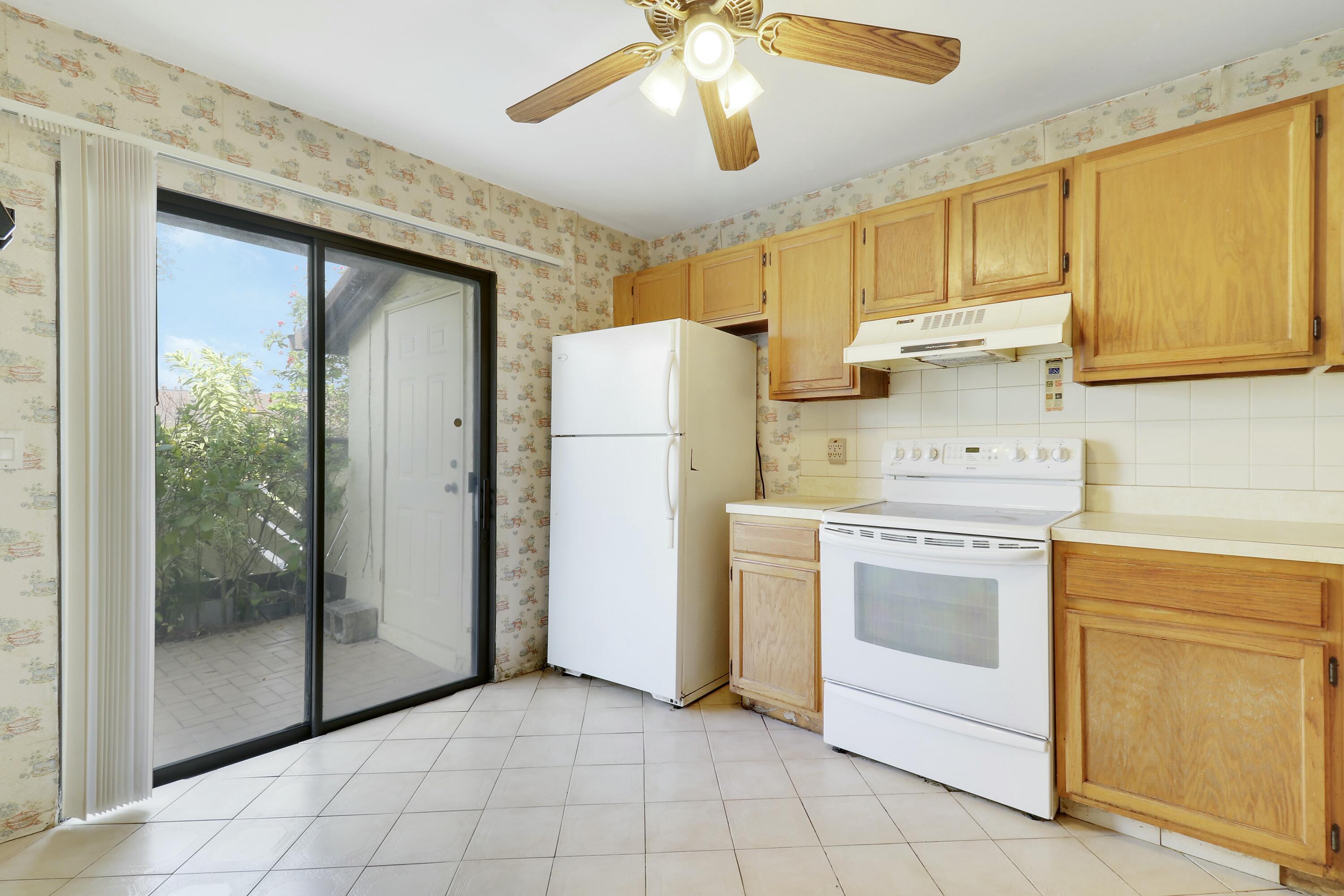 STRATHMORE GATE I UNIT TWO - Residential