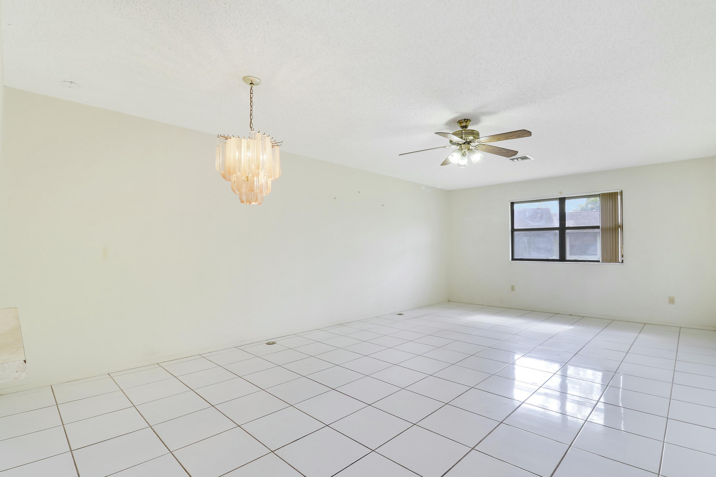 STRATHMORE GATE I UNIT TWO - Residential