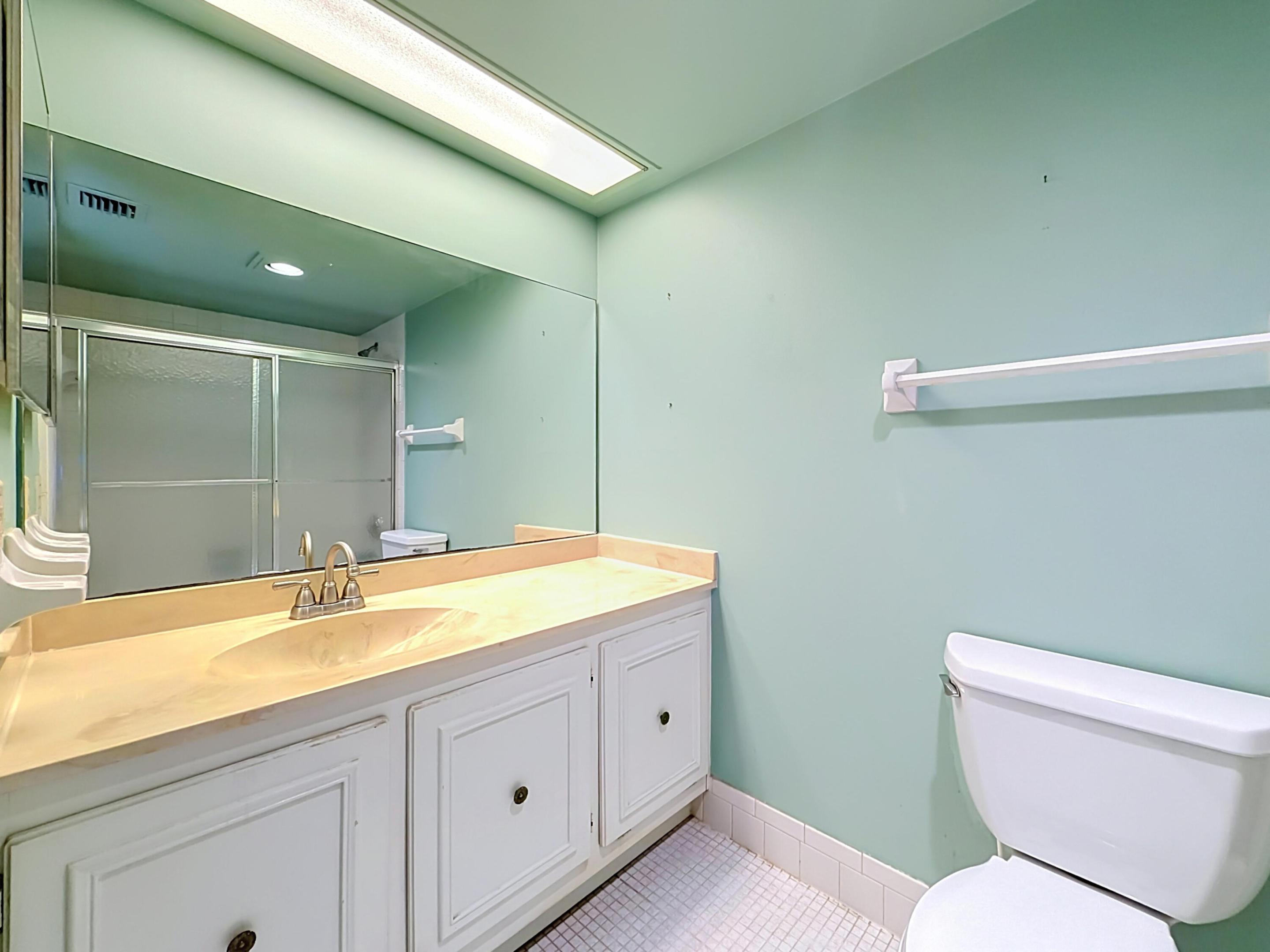 LAKE FOREST CONDO - Residential