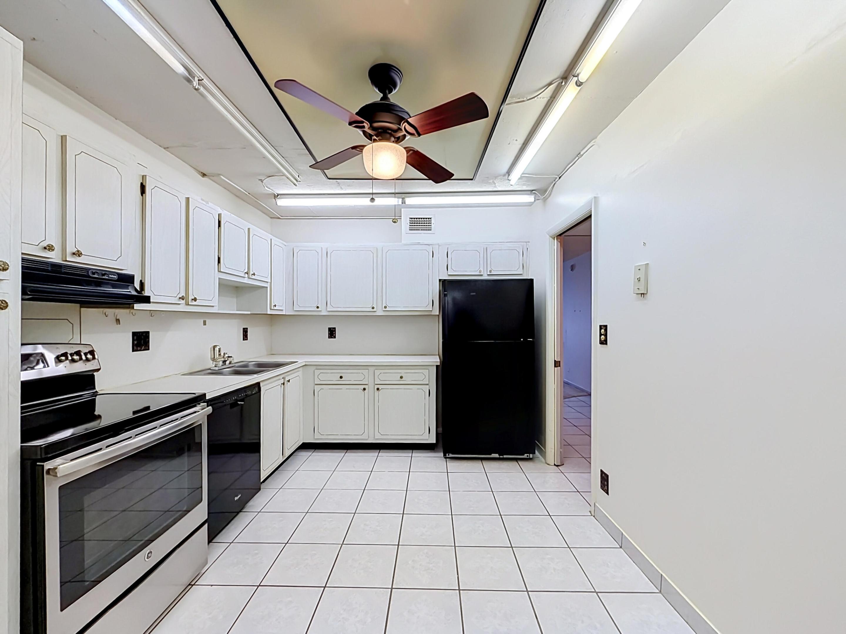 LAKE FOREST CONDO - Residential