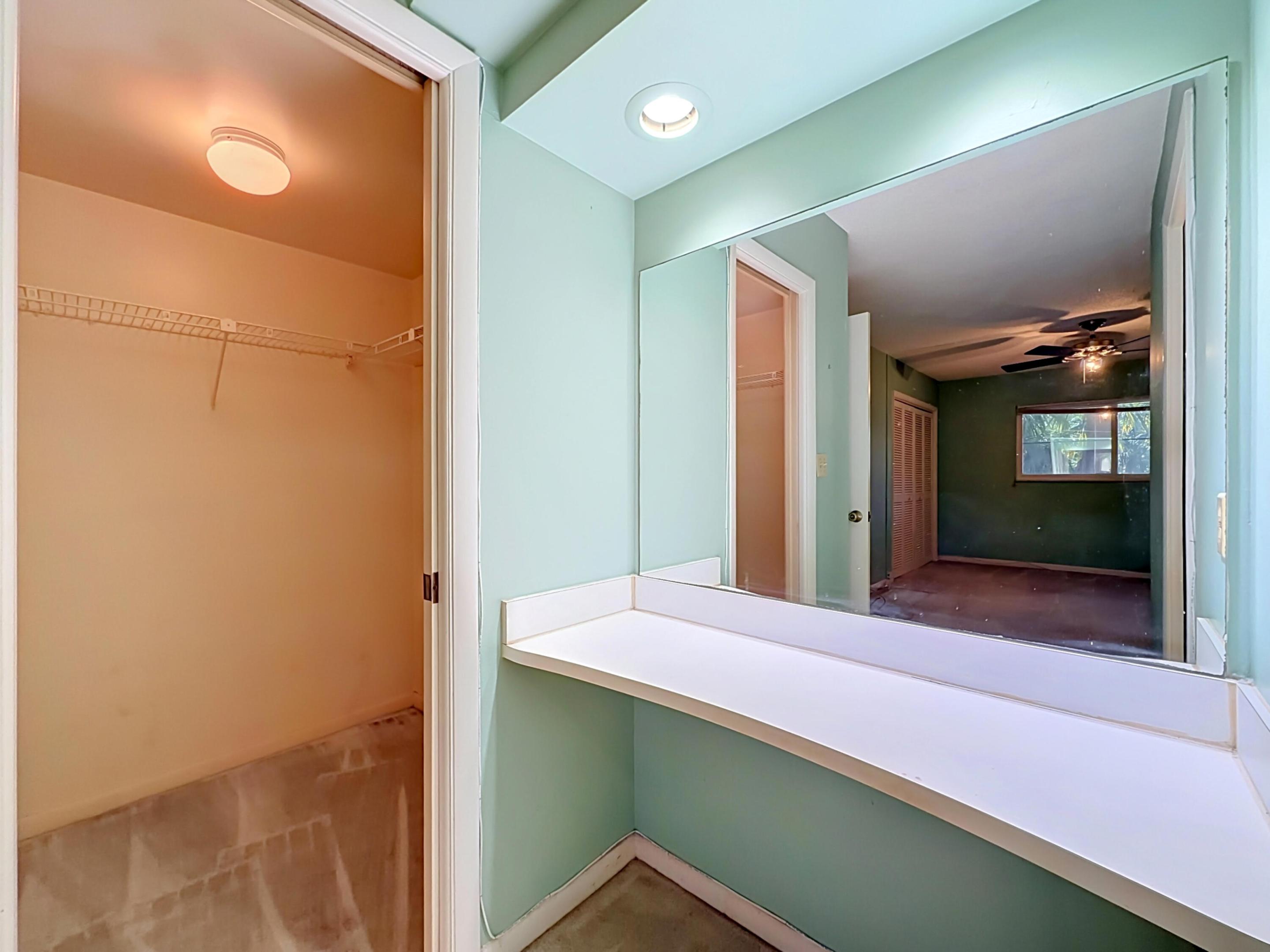 LAKE FOREST CONDO - Residential