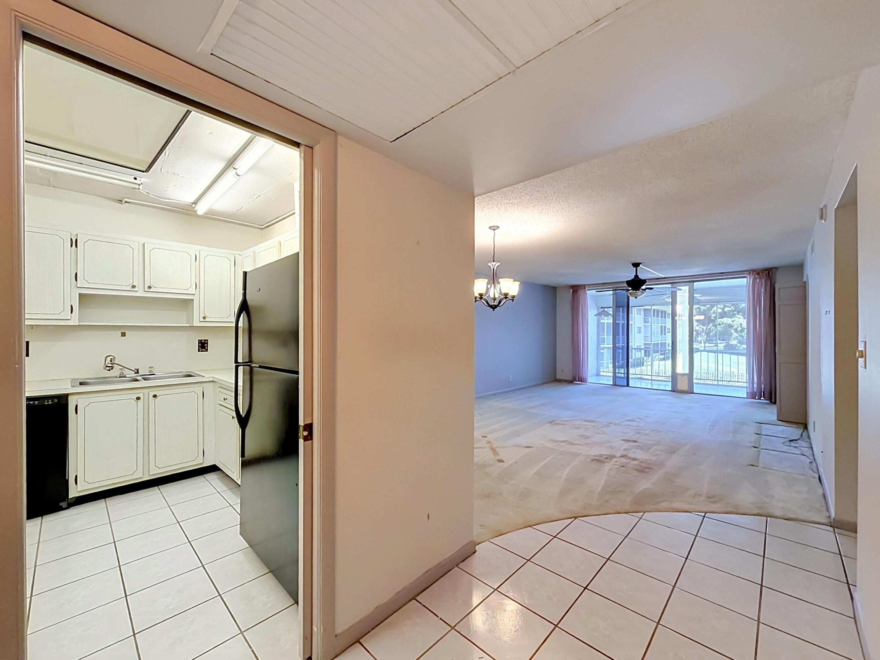 LAKE FOREST CONDO - Residential