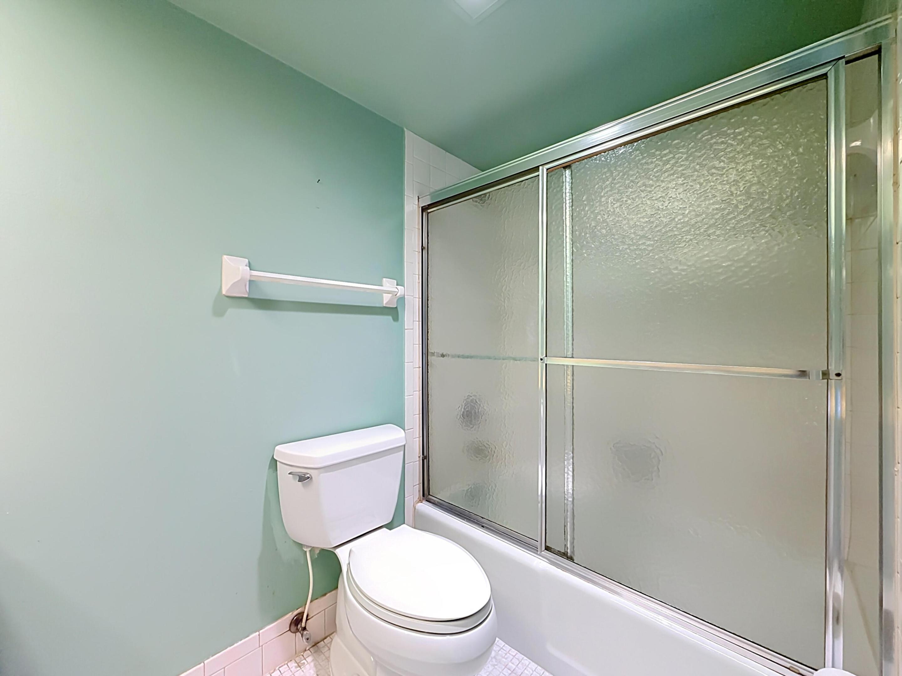 LAKE FOREST CONDO - Residential