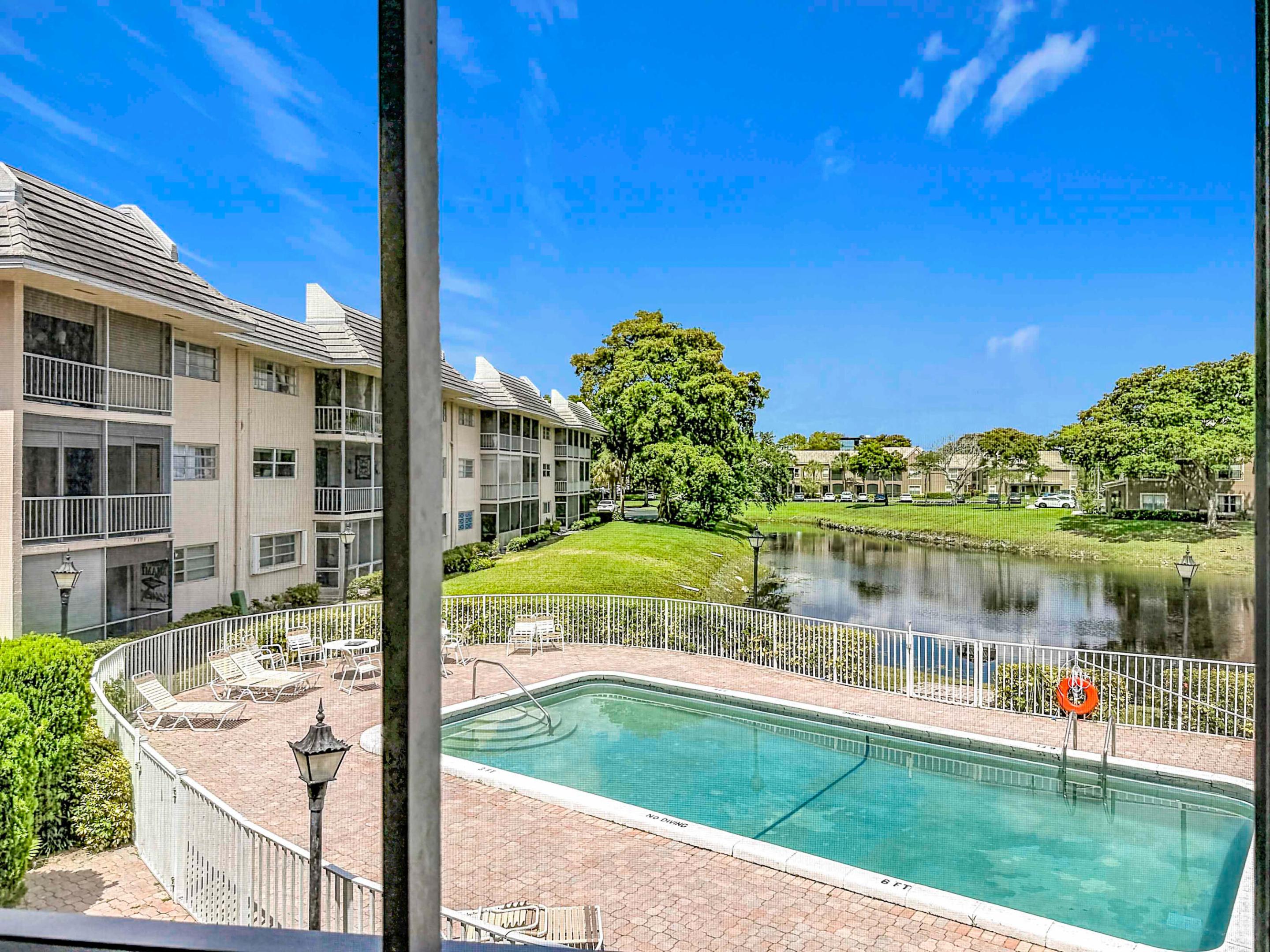 LAKE FOREST CONDO - Residential