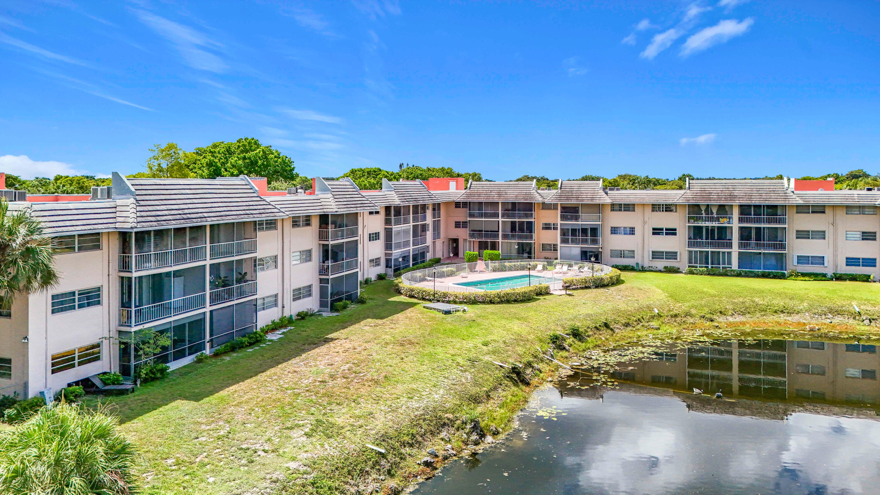 LAKE FOREST CONDO - Residential