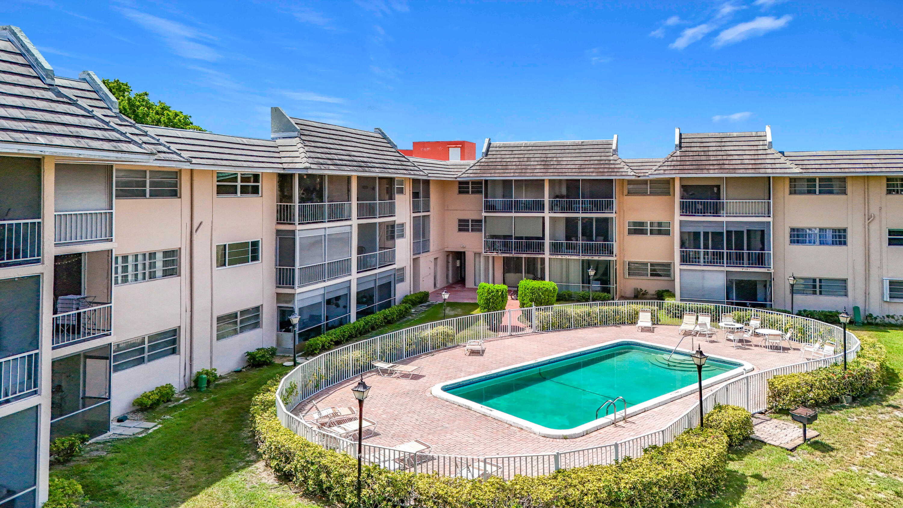 LAKE FOREST CONDO - Residential