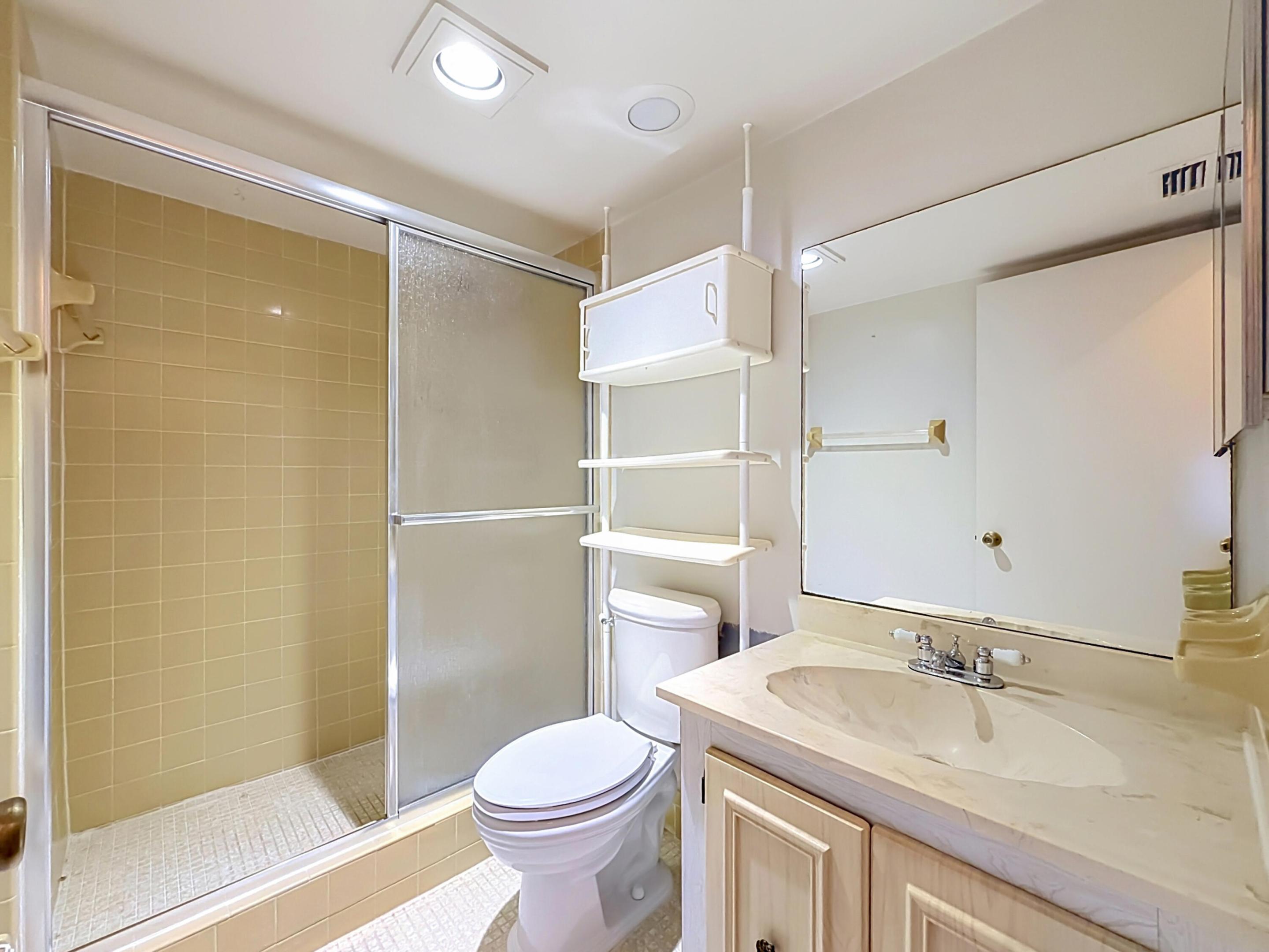 LAKE FOREST CONDO - Residential