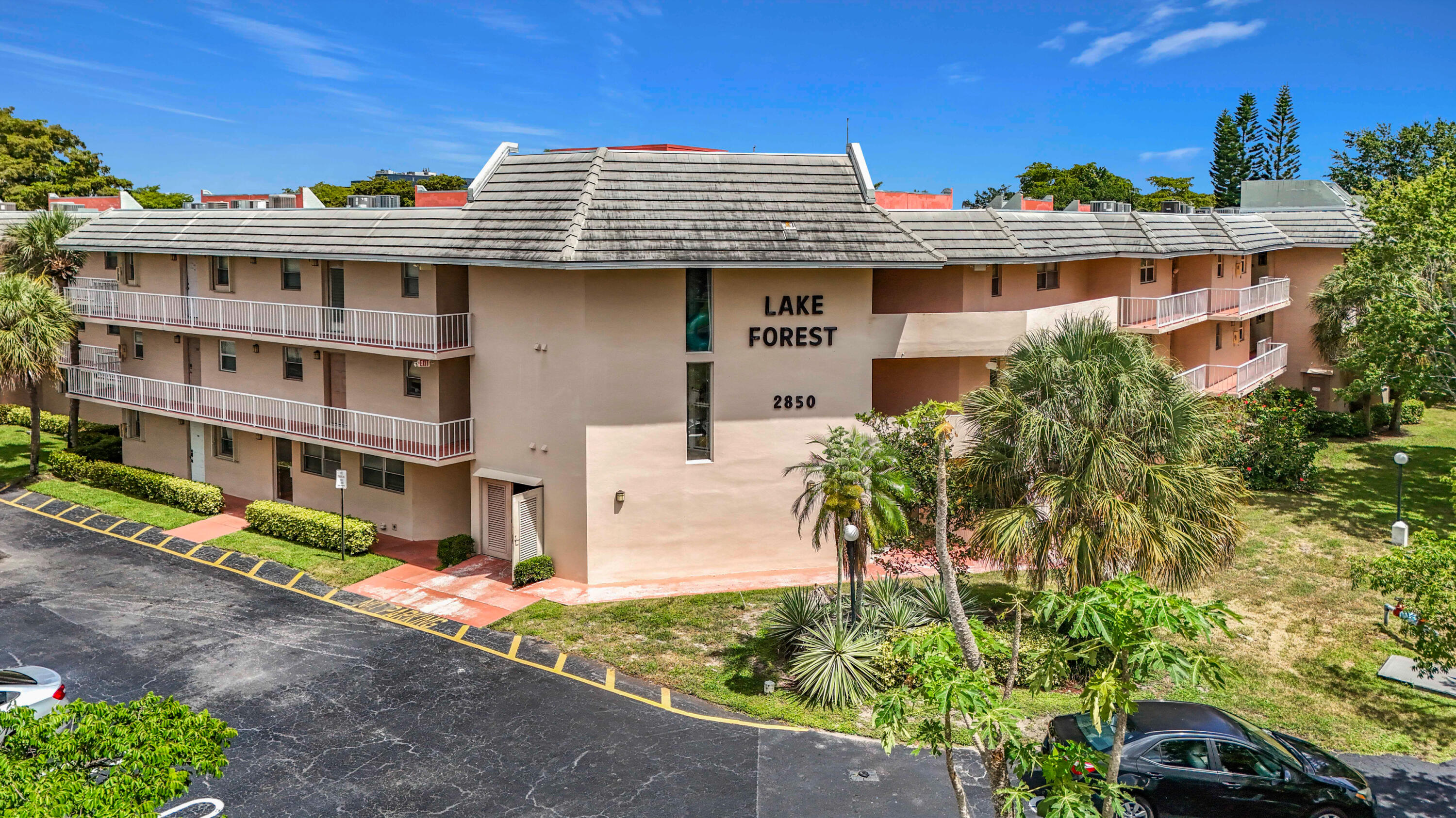 LAKE FOREST CONDO - Residential