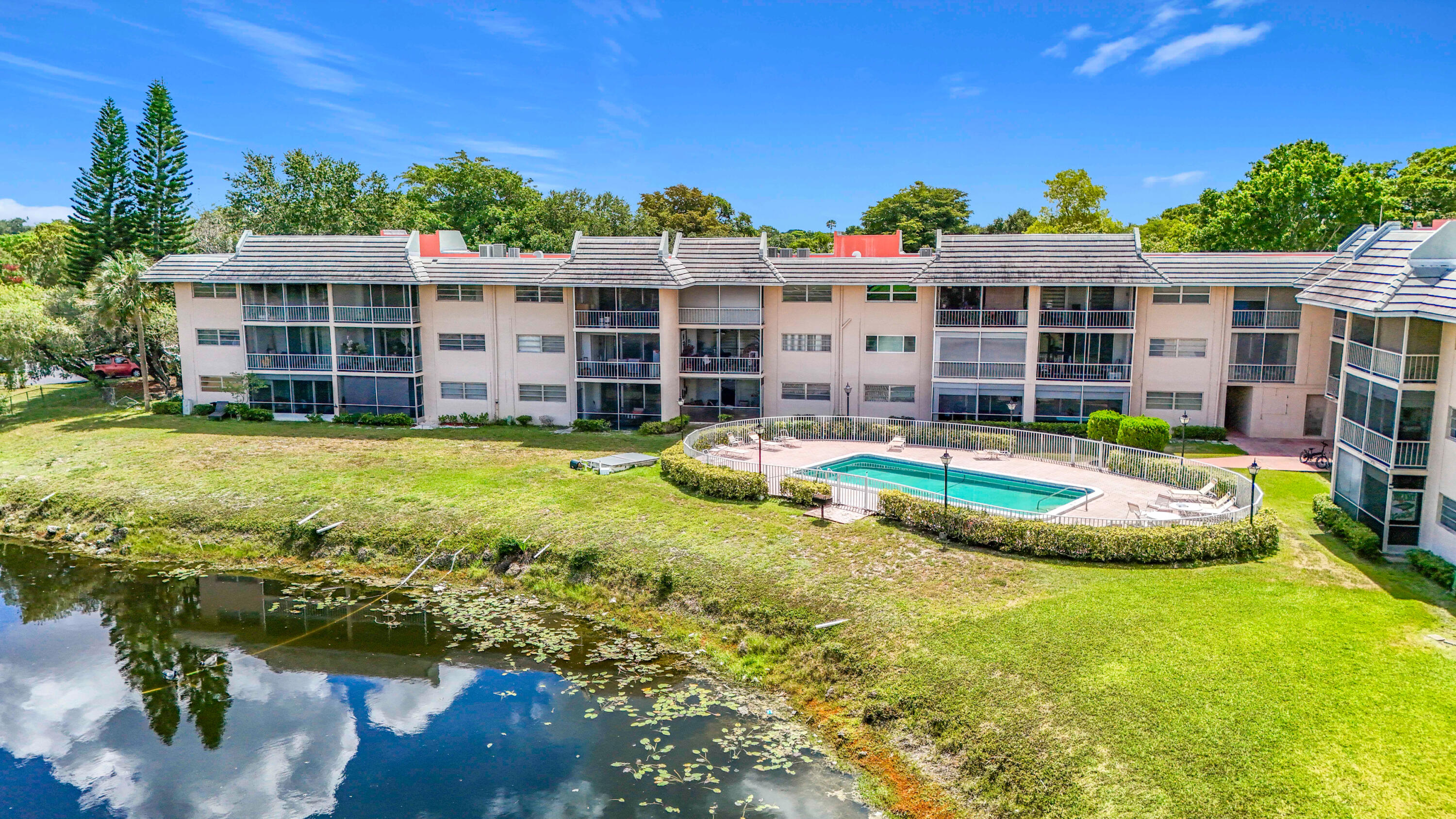 LAKE FOREST CONDO - Residential
