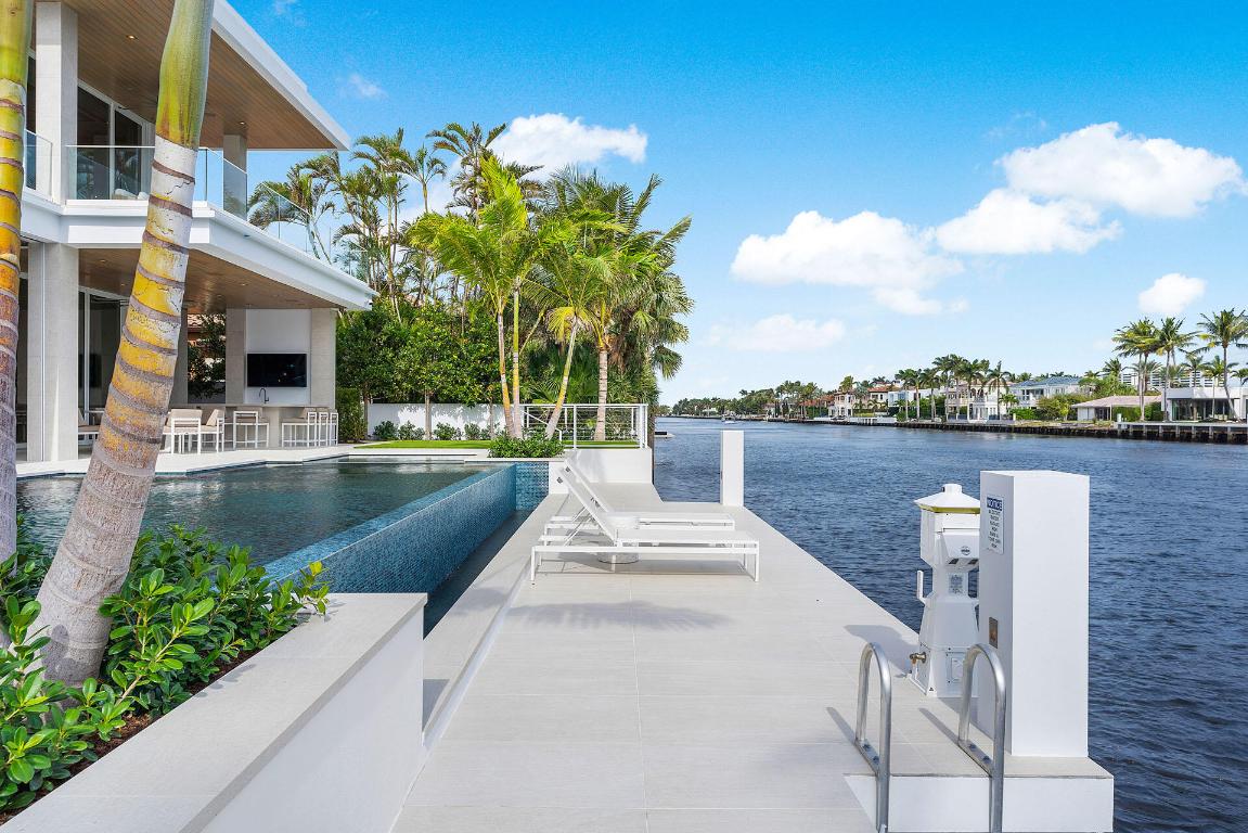 ROYAL PALM YACHT & COUNTRY CLUB - Residential