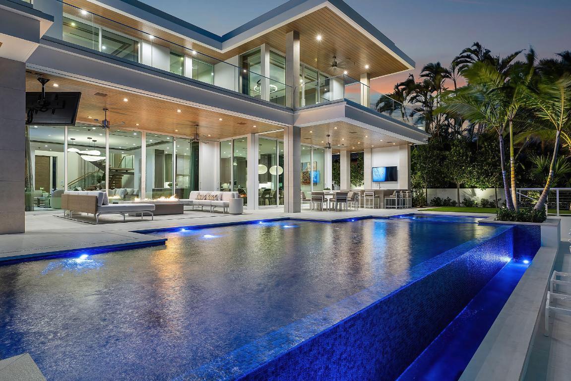 ROYAL PALM YACHT & COUNTRY CLUB - Residential