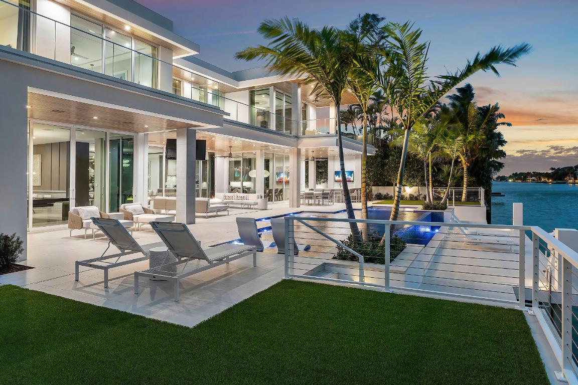 ROYAL PALM YACHT & COUNTRY CLUB - Residential