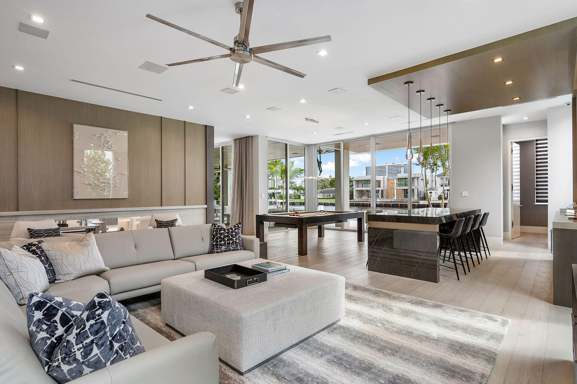 ROYAL PALM YACHT & COUNTRY CLUB - Residential