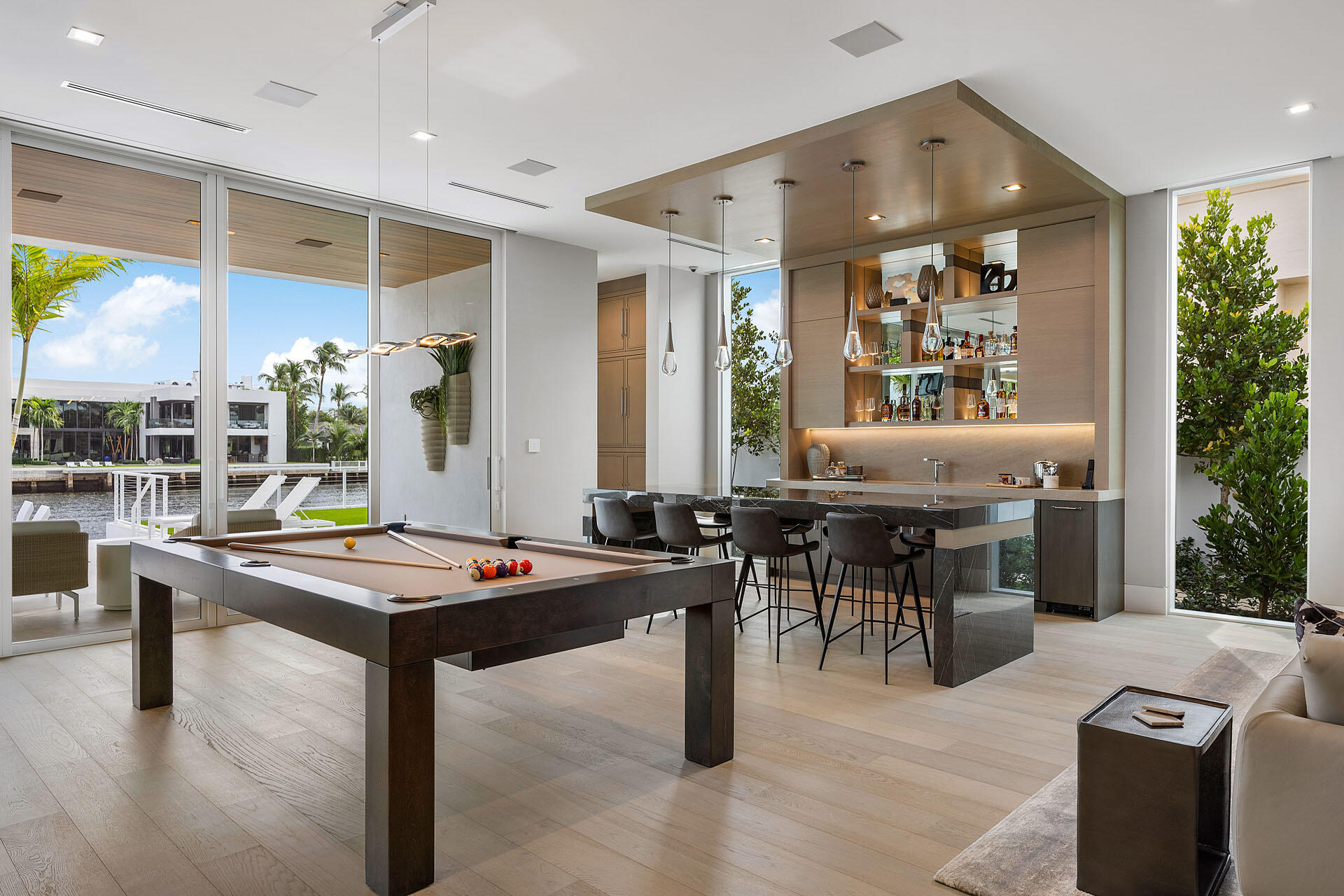 ROYAL PALM YACHT & COUNTRY CLUB - Residential