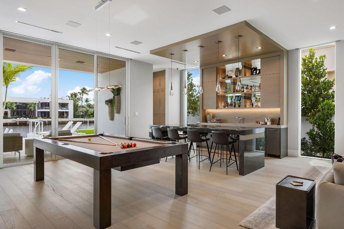 ROYAL PALM YACHT & COUNTRY CLUB - Residential