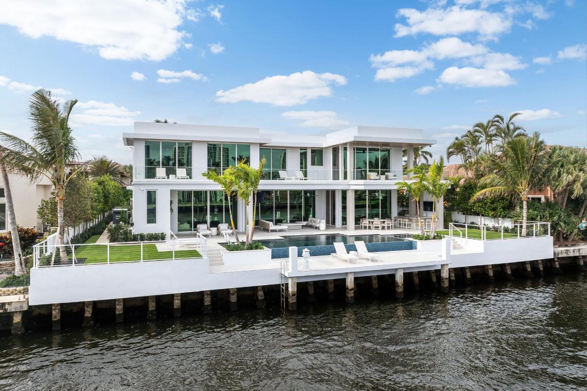 ROYAL PALM YACHT & COUNTRY CLUB - Residential