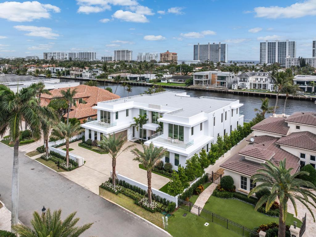 ROYAL PALM YACHT & COUNTRY CLUB - Residential