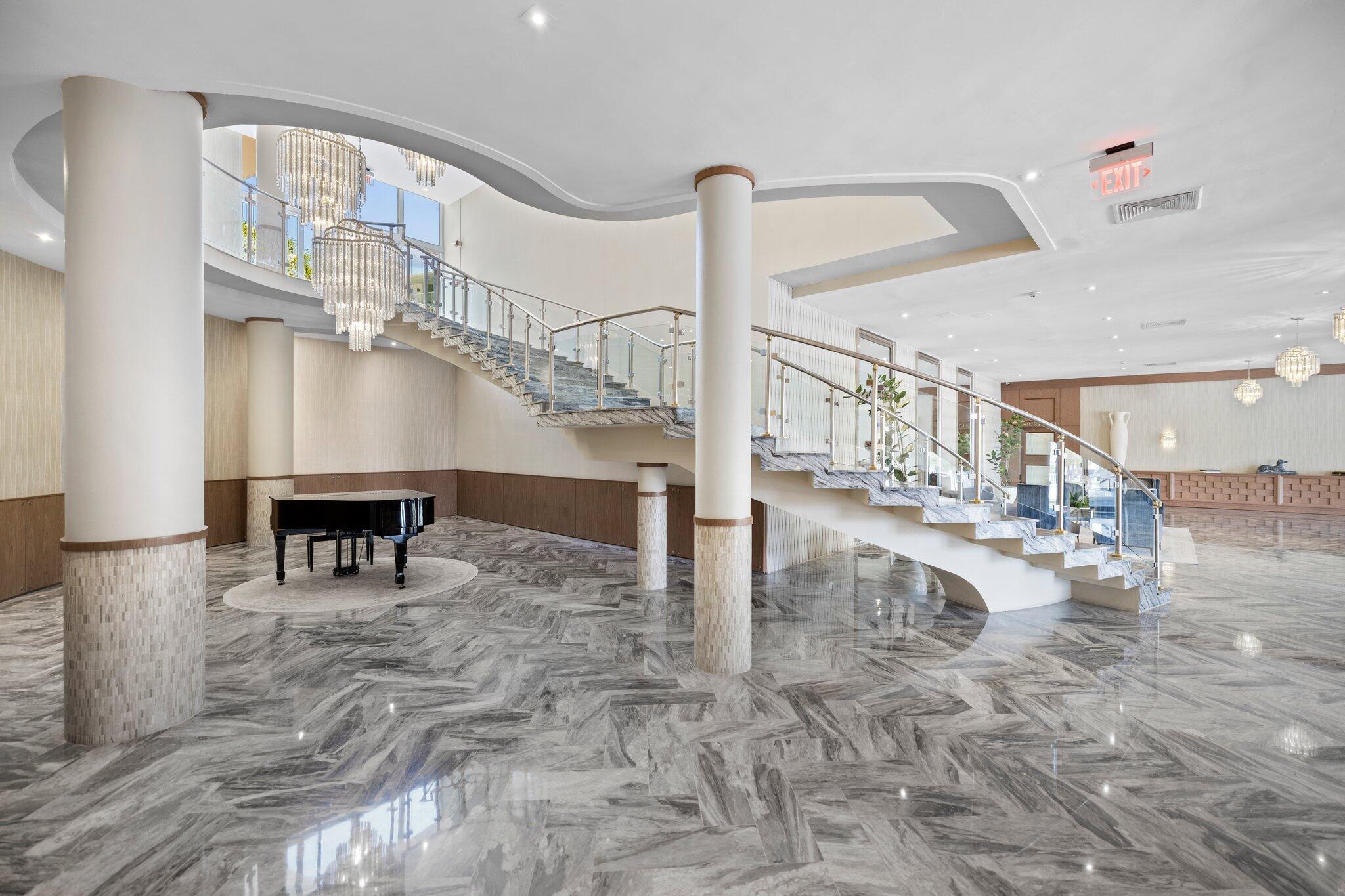 THE CARRIAGE HOUSE CONDO - Residential