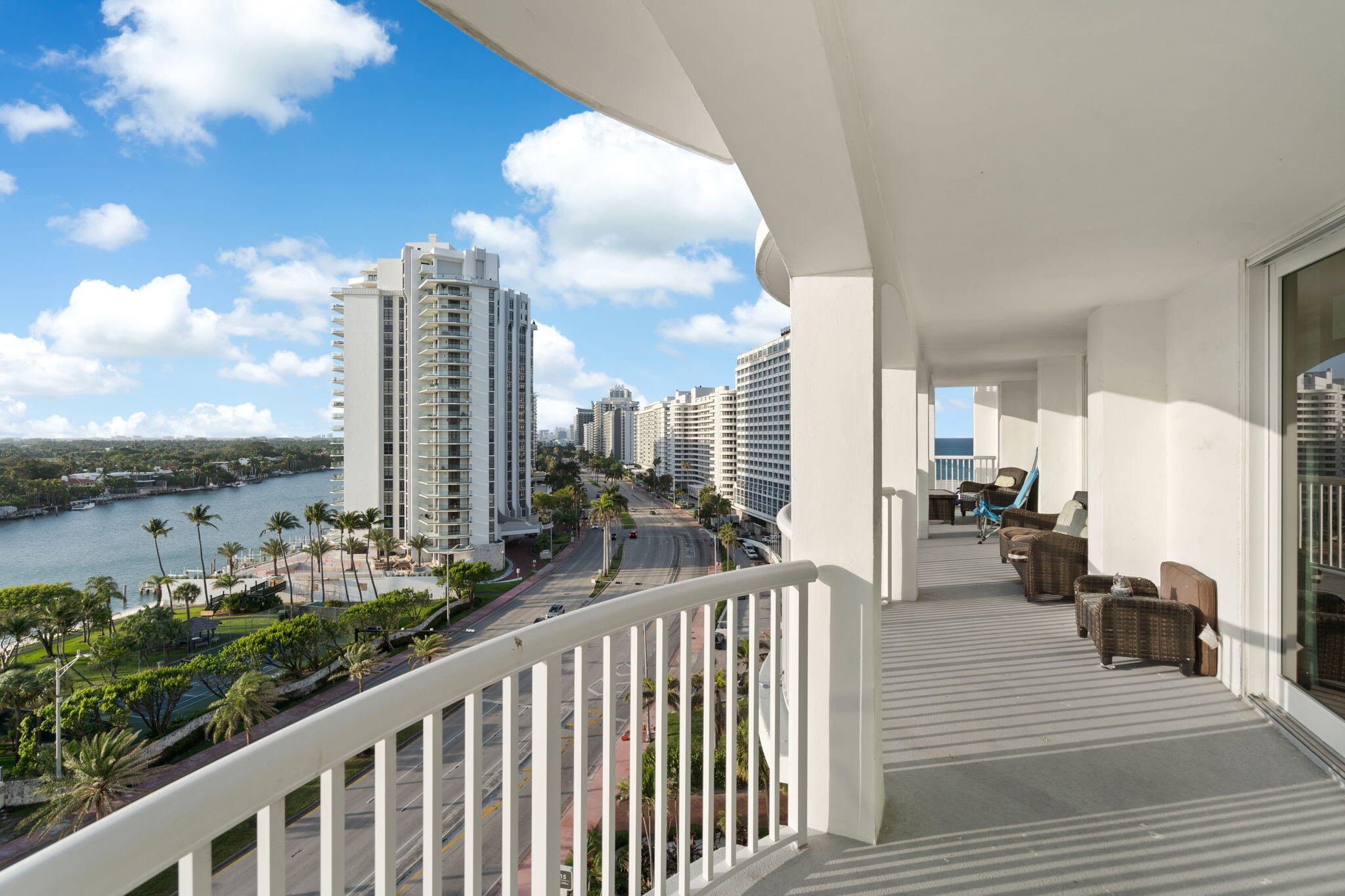 THE CARRIAGE HOUSE CONDO - Residential