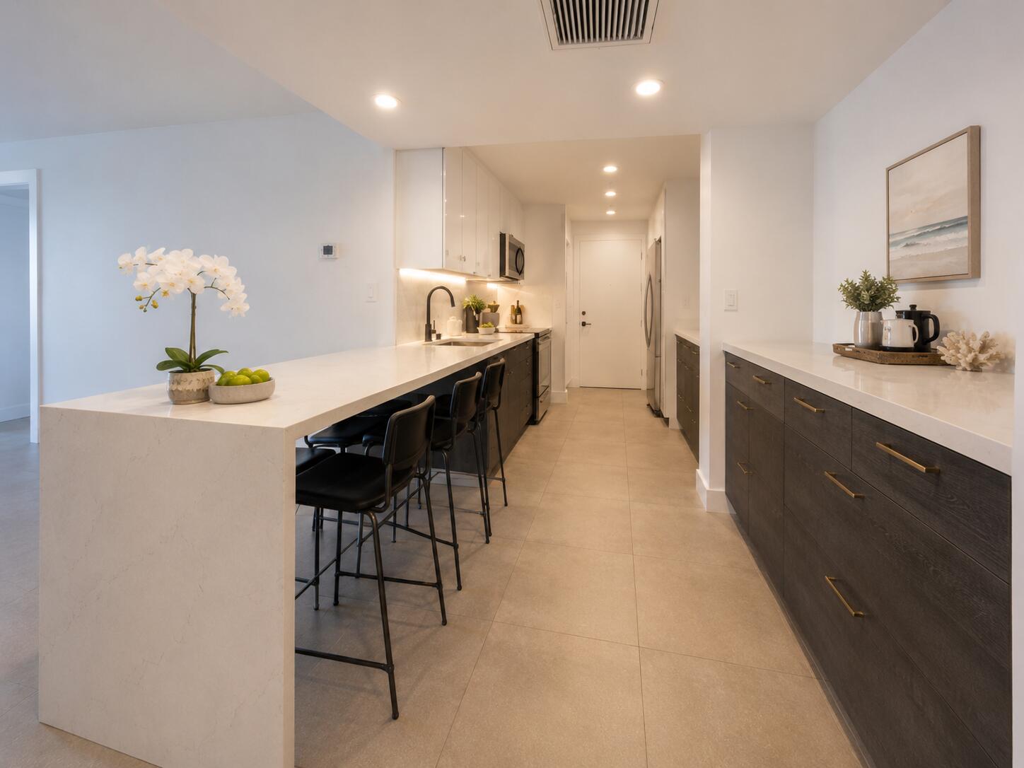 THE CARRIAGE HOUSE CONDO - Residential